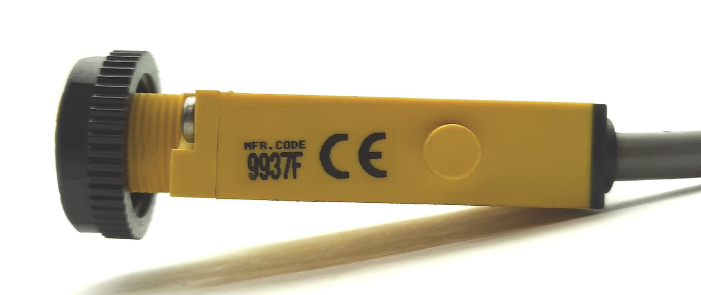 Used Banner SM2A312LV Mini-Beam Retroreflective Sensor, 5m Range, SPST, 24-240VAC