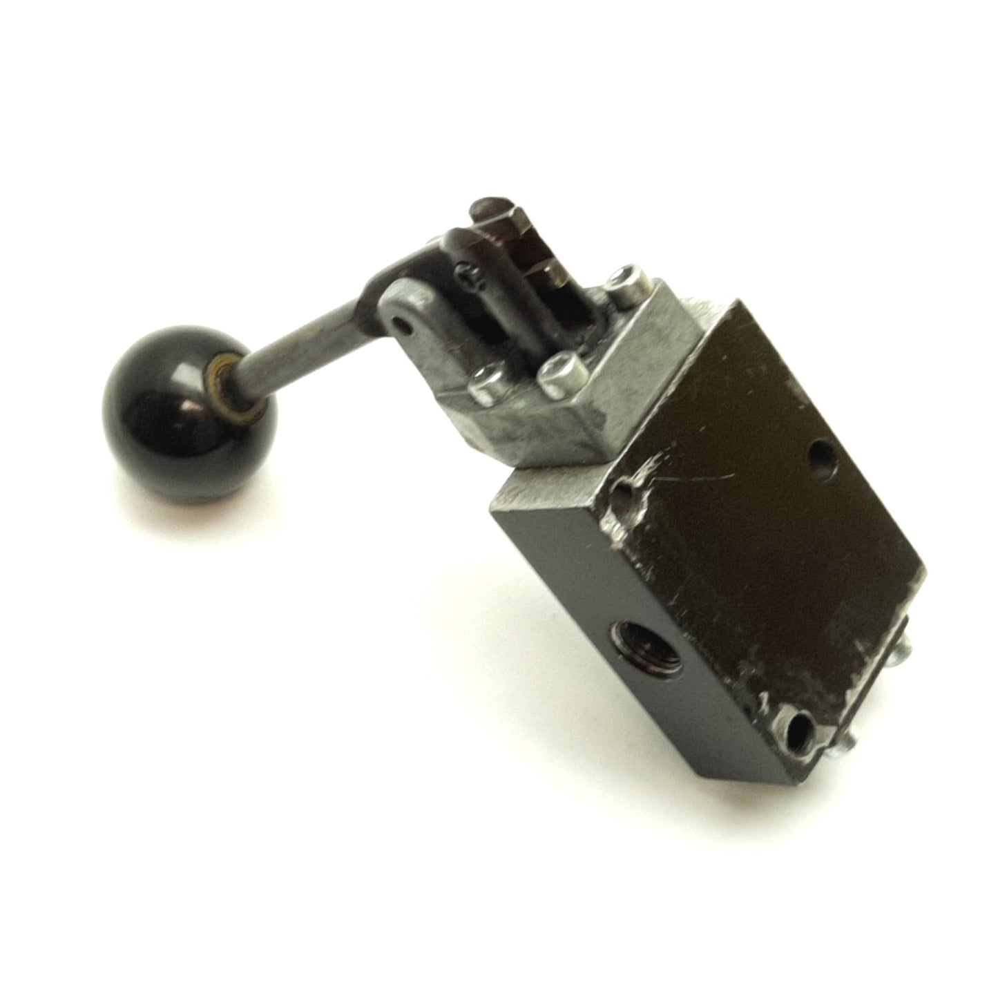 Used ARO 5030-10-G Air Control Valve, 2-Position 3-Port, Manual Actuation, 1/8" NPT