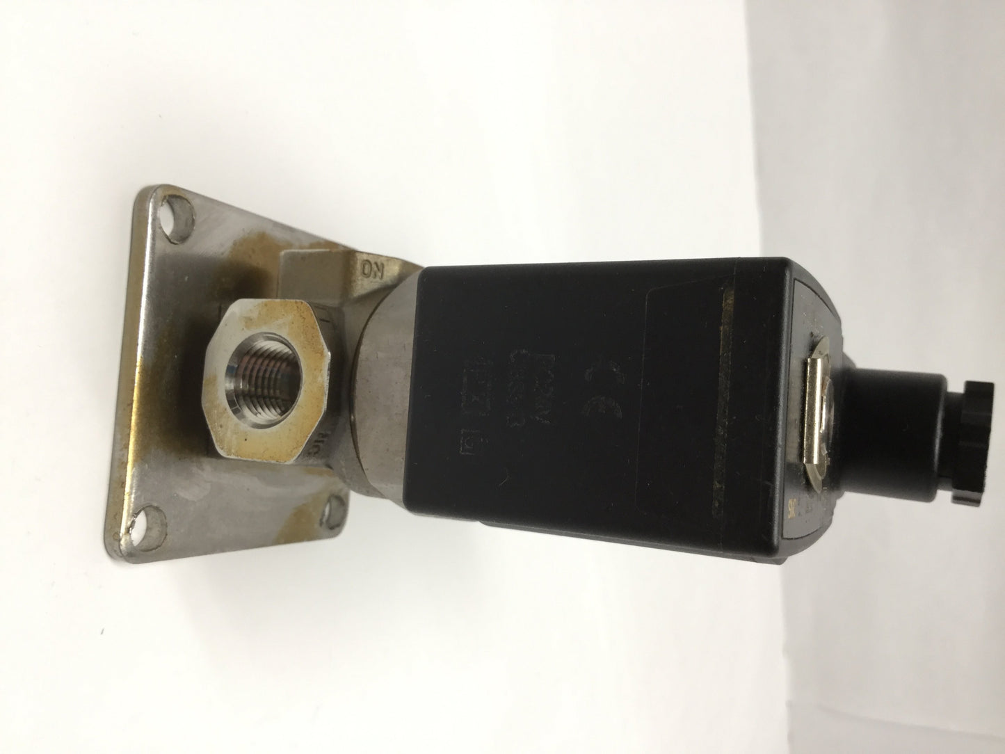 Used SMC VX3344JZ-02N-5DZ1-B 3-Way Media Solenoid Valve 1/4" NPT 24VDC Coil