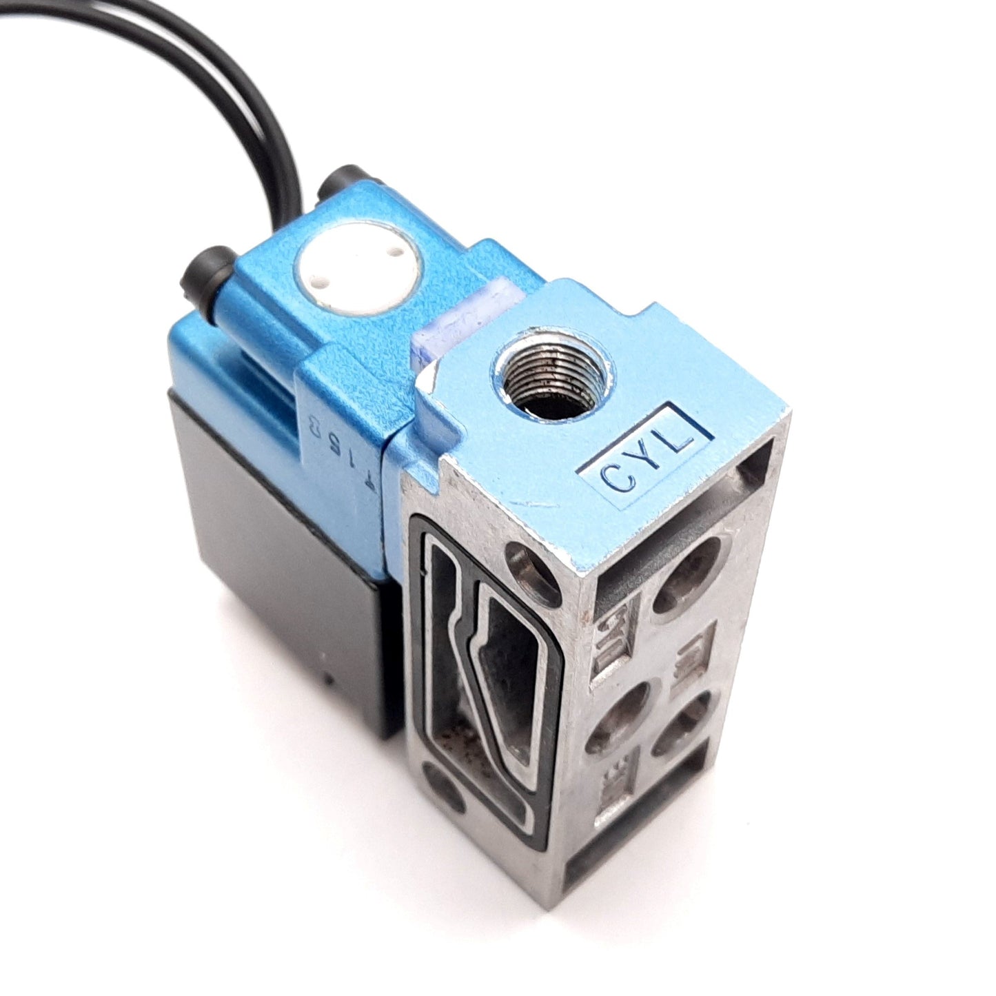 Used Mac Solenoid Valve, 2-Position 3-Port, 110/120VAC 60Hz 6.8W, Vacuum to 150psi