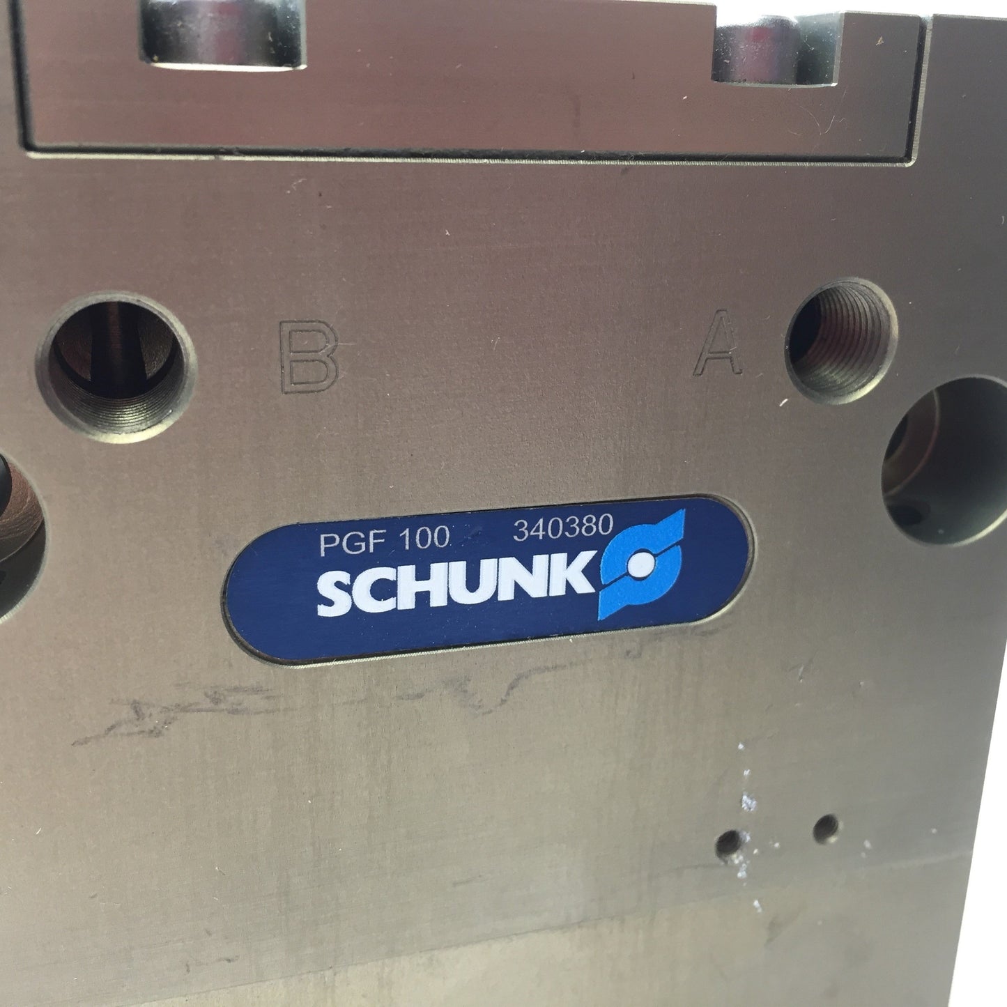 Used SCHUNK PGF 100 Universal Parallel Gripper 2-Jaw,23.5mm Stroke, 87psi, 880N Force