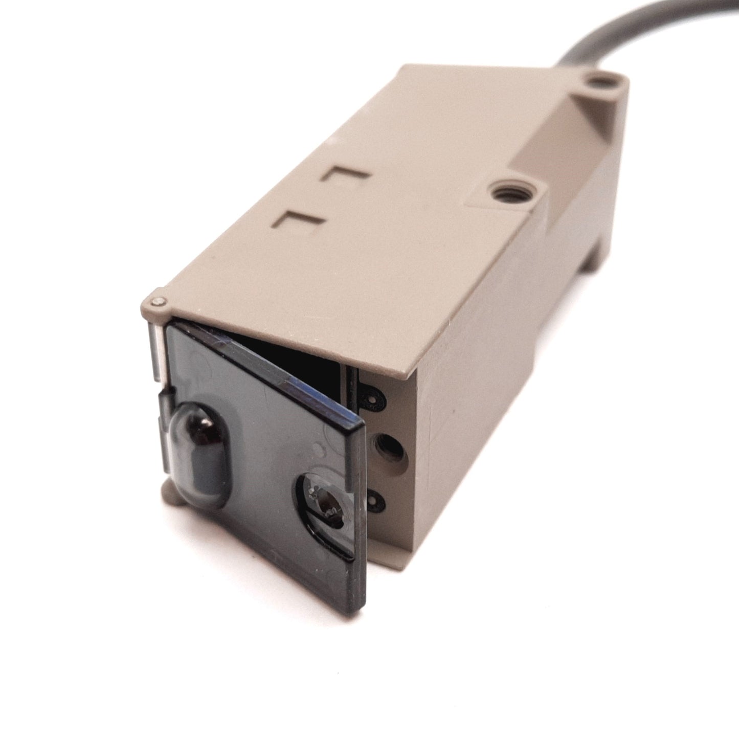 New Other Omron E3S-CT61-L Through-Beam Photoelectric Sensor Emitter, 30m, *Missing Screw*