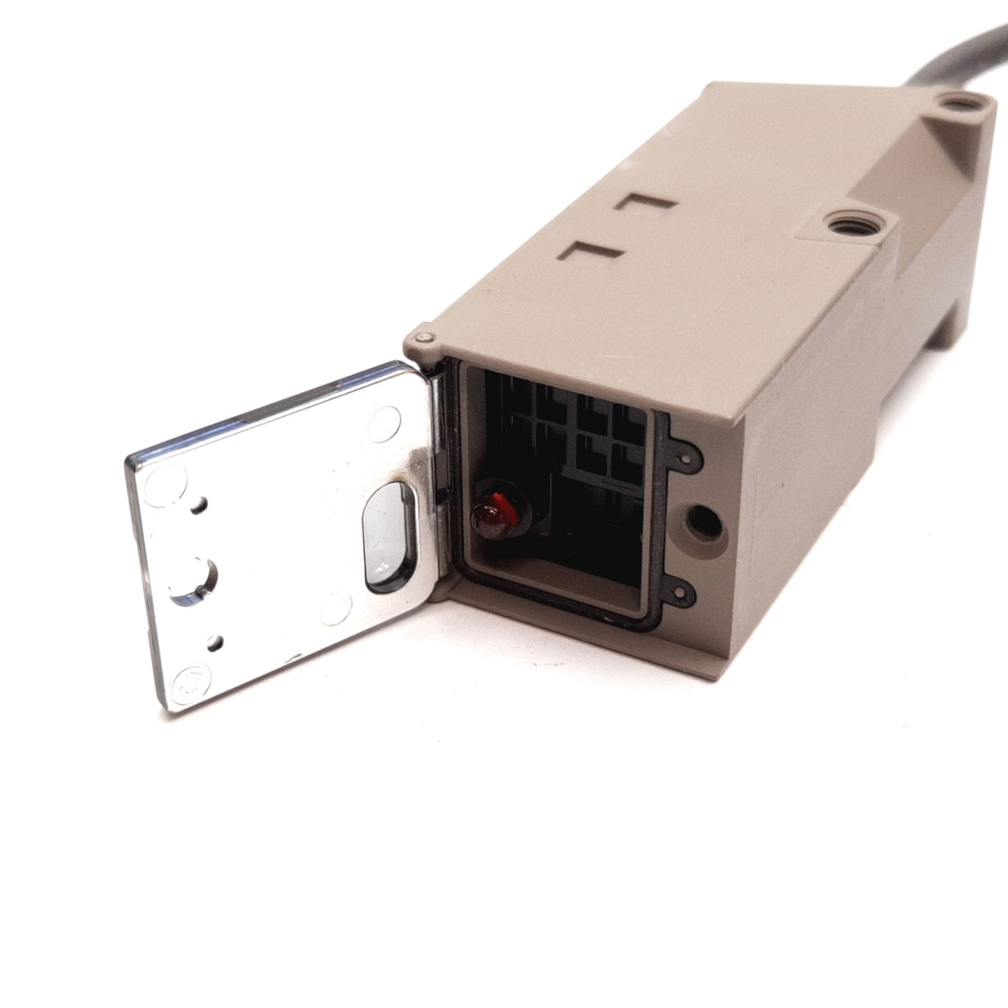 New Other Omron E3S-CT61-L Through-Beam Photoelectric Sensor Emitter, 30m, *Missing Screw*