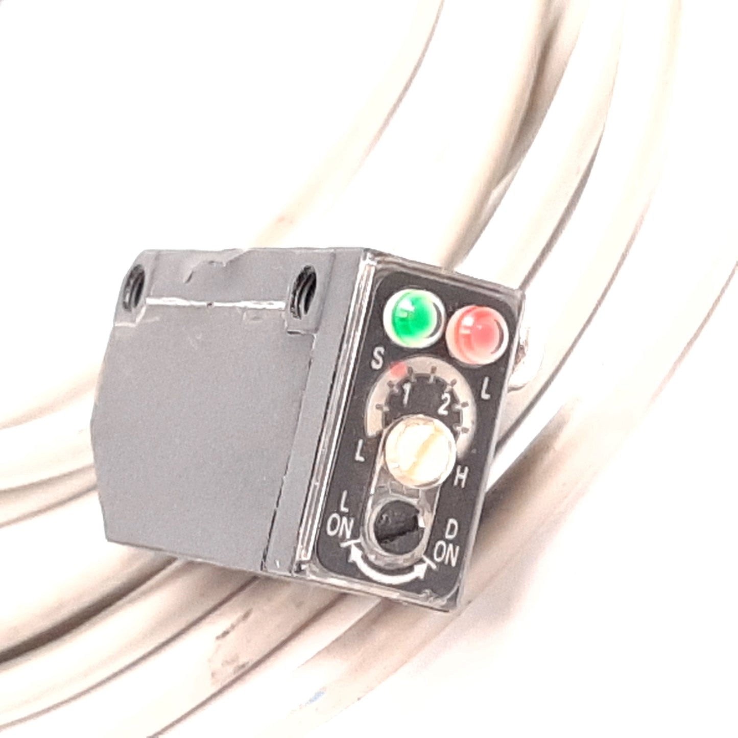 Used Omron E3V-7DC43S Photoelectric Sensor, Adjustable Sensing, 12-24VDC, 4-Wire