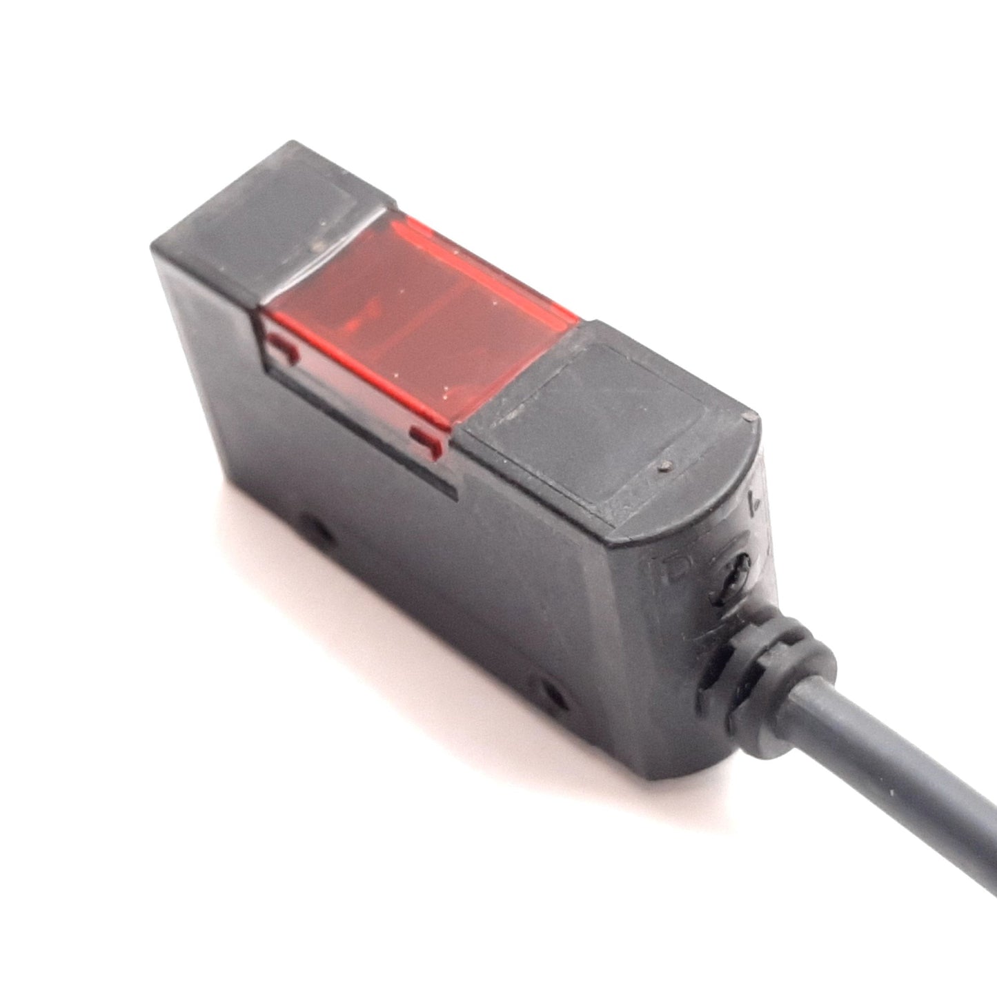 Used Omron E3S-AD83 Photoelectric Sensor, Diffuse-Reflective, 100mm, 10-30VDC, PNP