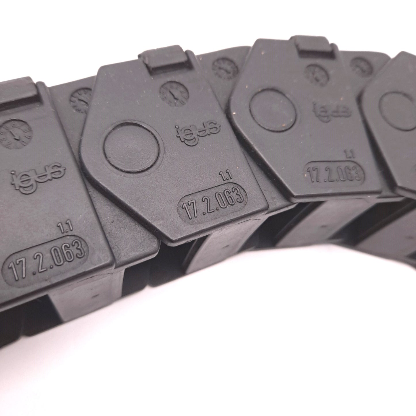 Used Igus 17.2.063 Energy Chain Cable Carrier 21 Links, 28-1/4" 1-5/8" x 1-3/8"