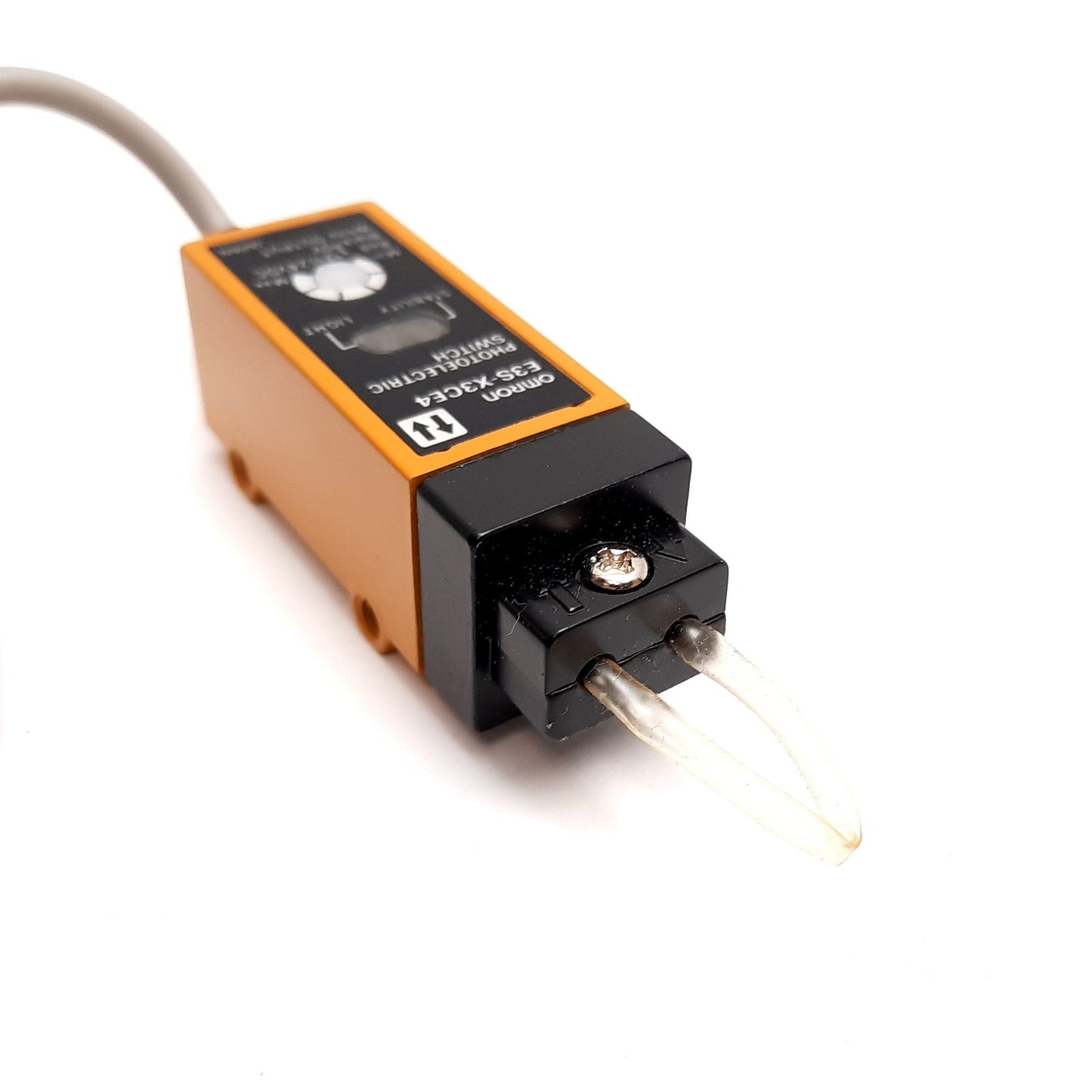 New Other Omron E3S-X3CE4 Fiber Optic Photoelectric Sensor, 12-24VDC, Red LED 660nm