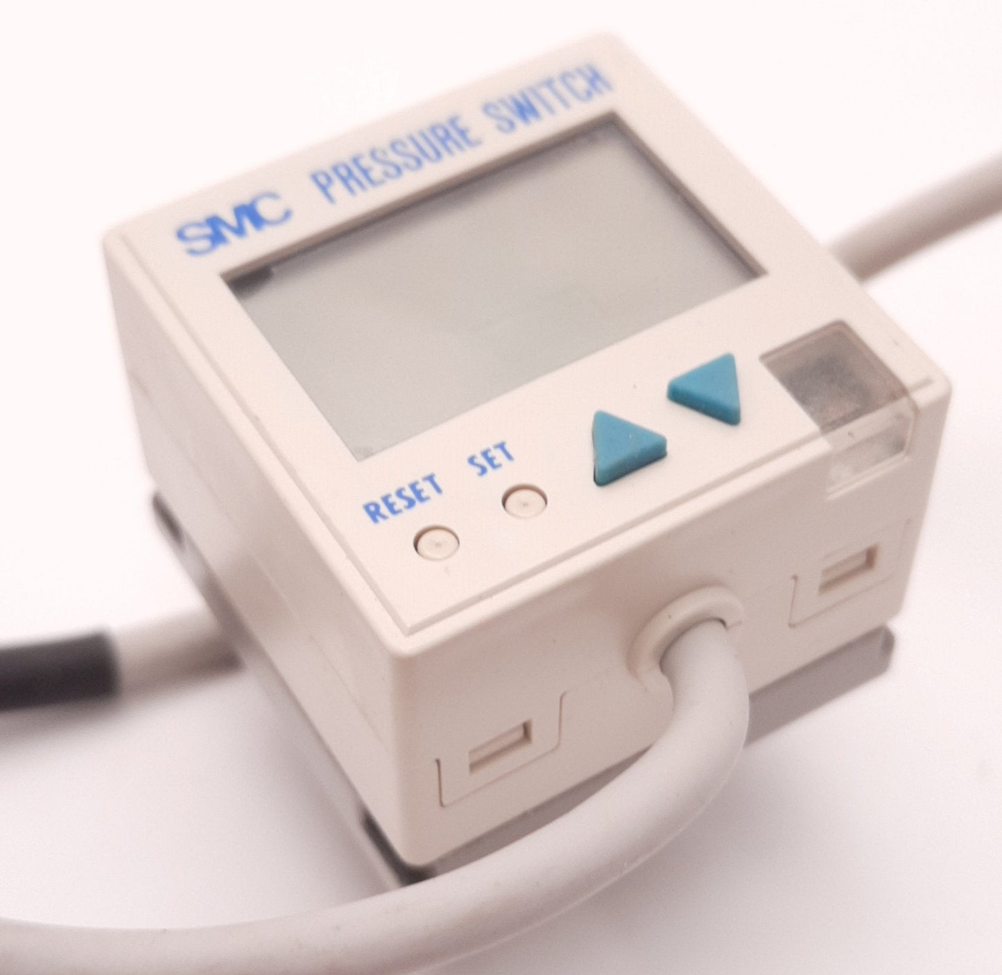 Used SMC ZSE4-T1-65 Vacuum Pressure Switch, Pressure Rating -101kPa (-760mmHg)