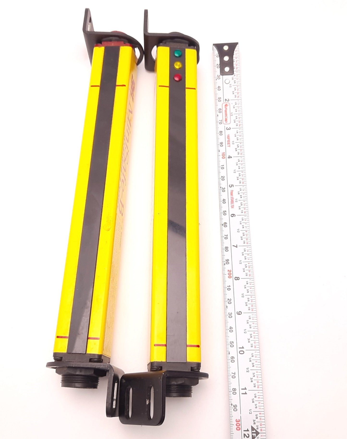 Used STI MS4308B-2 Minisafe Light Curtain Transmitter/Receiver 30Ft Range, 1/2" Space