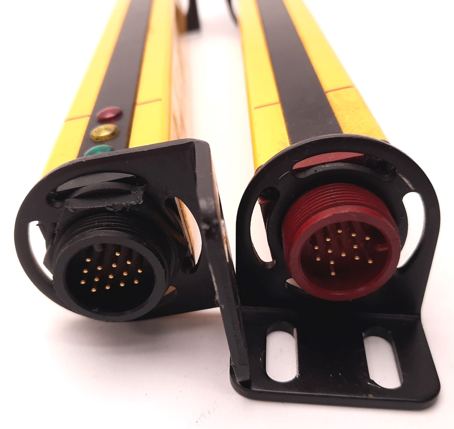 Used STI MS4308B Minisafe Light Curtain Transmitter/Receiver 30Ft Range, 1/2" Space