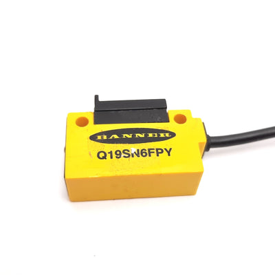 Used Banner Q19SN6FPY Fiber Optic Sensor, 10-30VDC, SPDT, NPN Output, 4-Wire