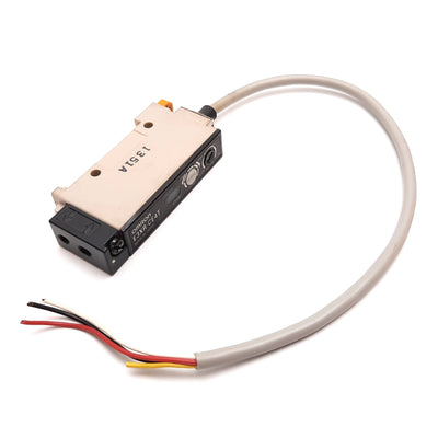 Used Omron E3XR-CE4T Photoelectric Fiber Optic Amplifier, 12-24VDC, Red LED