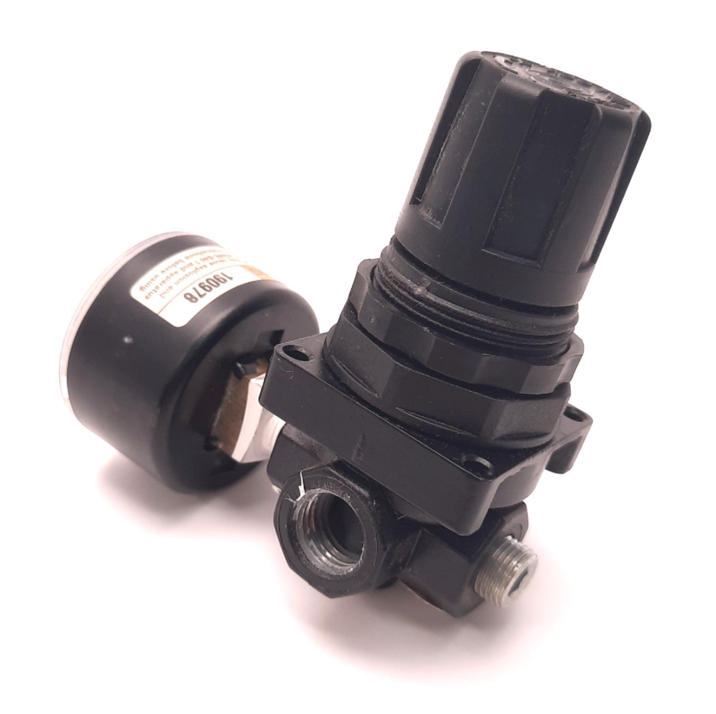 Used Wilkerson R00-02-L00 Regulator, With 160psi Gauge, 1/4" Ports, 3-60 Psi