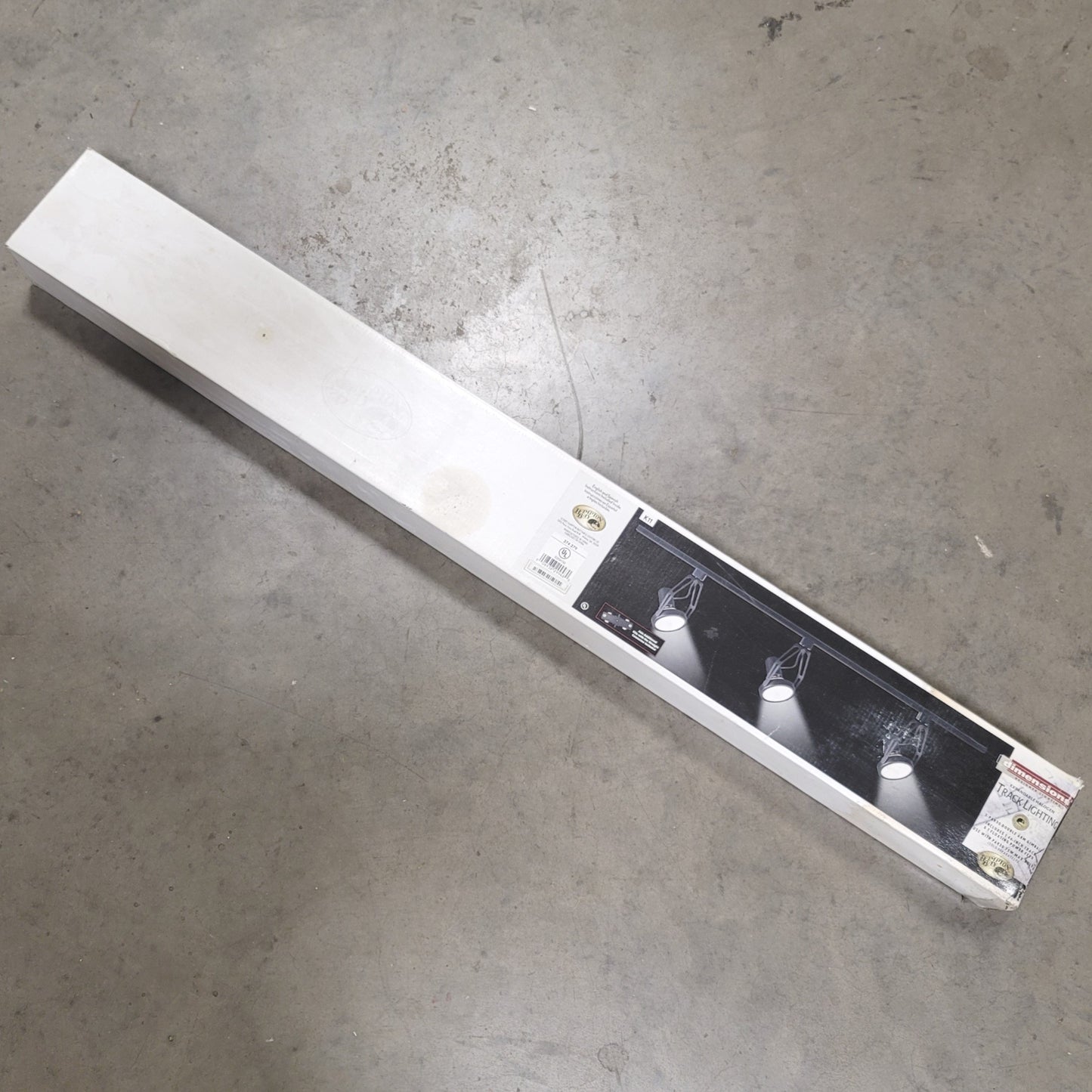 Used Hampton Bay 374379 K11 Dimensions Halogen Track Lighting Kit, 44" Track, 3-Light