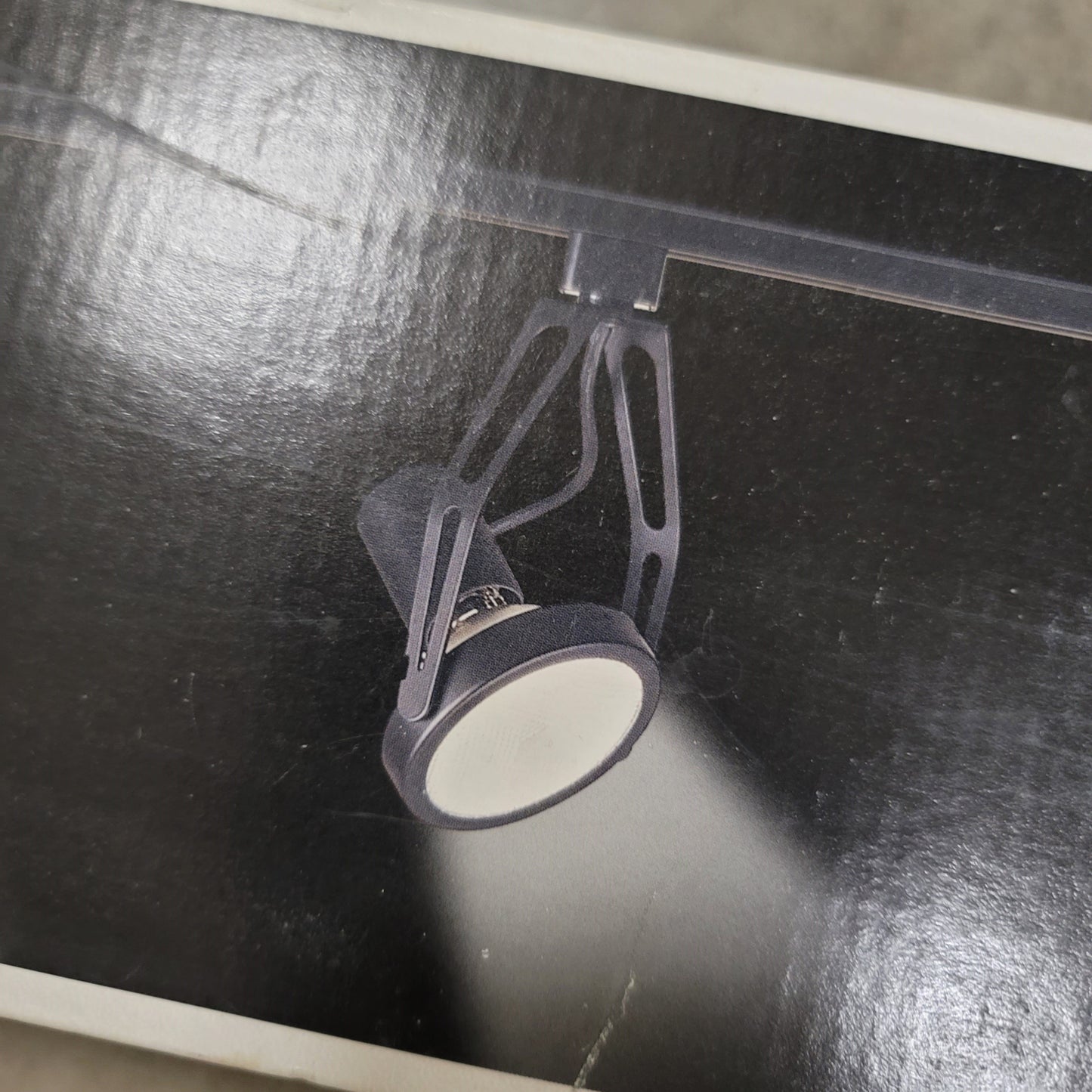 Used Hampton Bay 374379 K11 Dimensions Halogen Track Lighting Kit, 44" Track, 3-Light