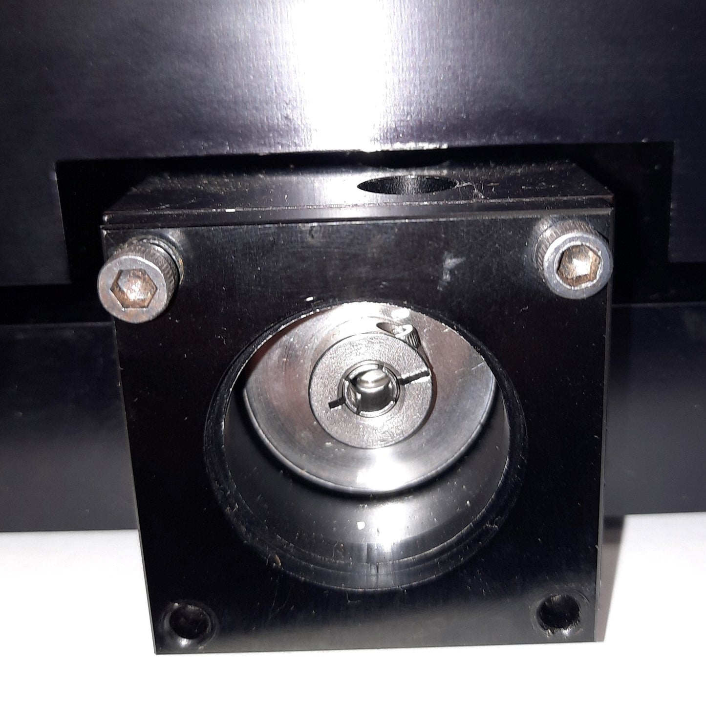 Used Parker 10121P-LHC Cross Roller Actuator, 19"x10" Table, 300mm Travel, 5mm Lead