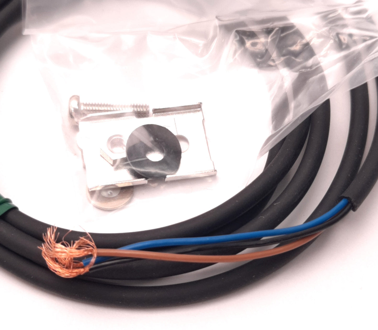 New – Open box SUNX GXL-N12F Proximity Sensor, 12-24VDC, 2mm Sensing Range, NPN, N.O.