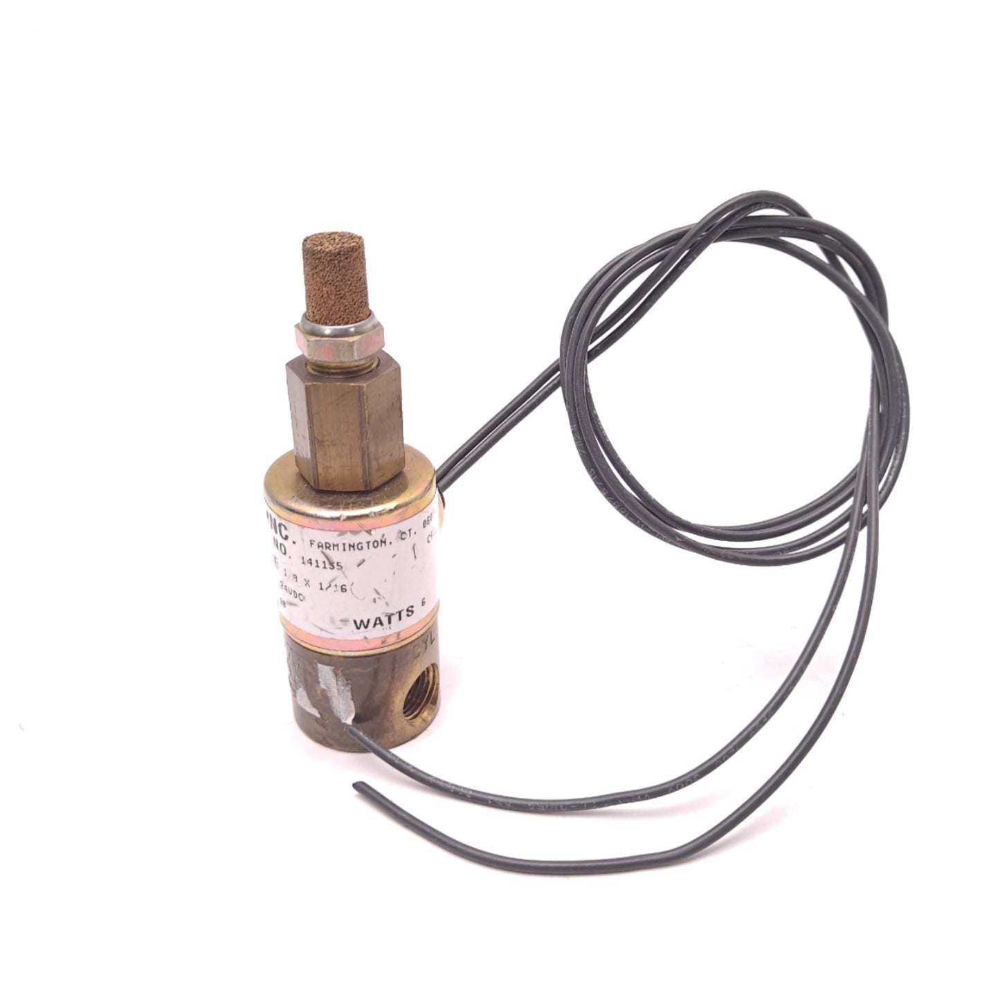Used Kip Inc. 141155 Grommet Housing Voltage: 24VDC 6W Ports: 1/8"NPT
