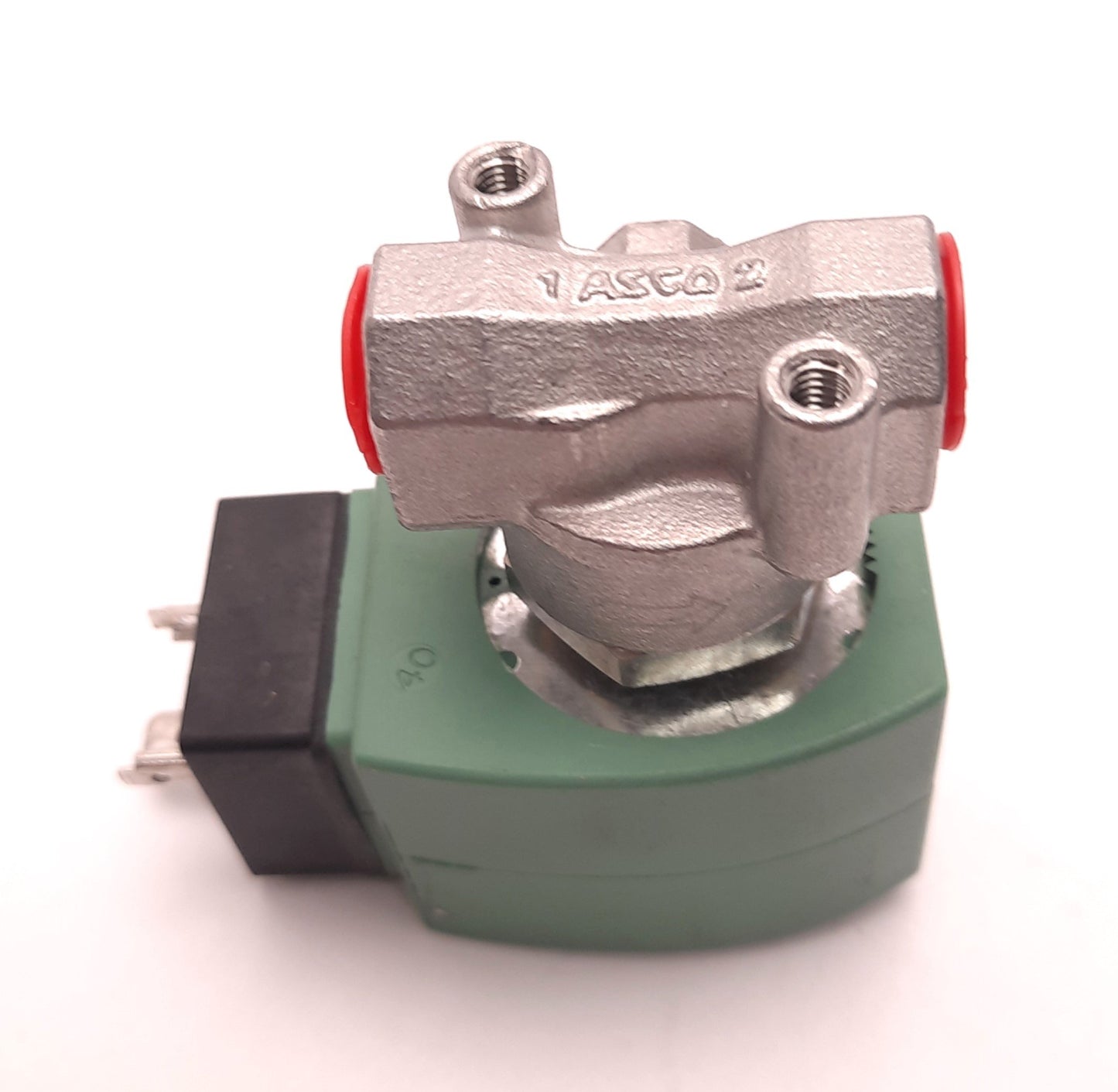 Used ASCO SC8262H038VH Red Hat Solenoid Valve, 240v 60Hz, 1/4" NPT, 2-Way, NC