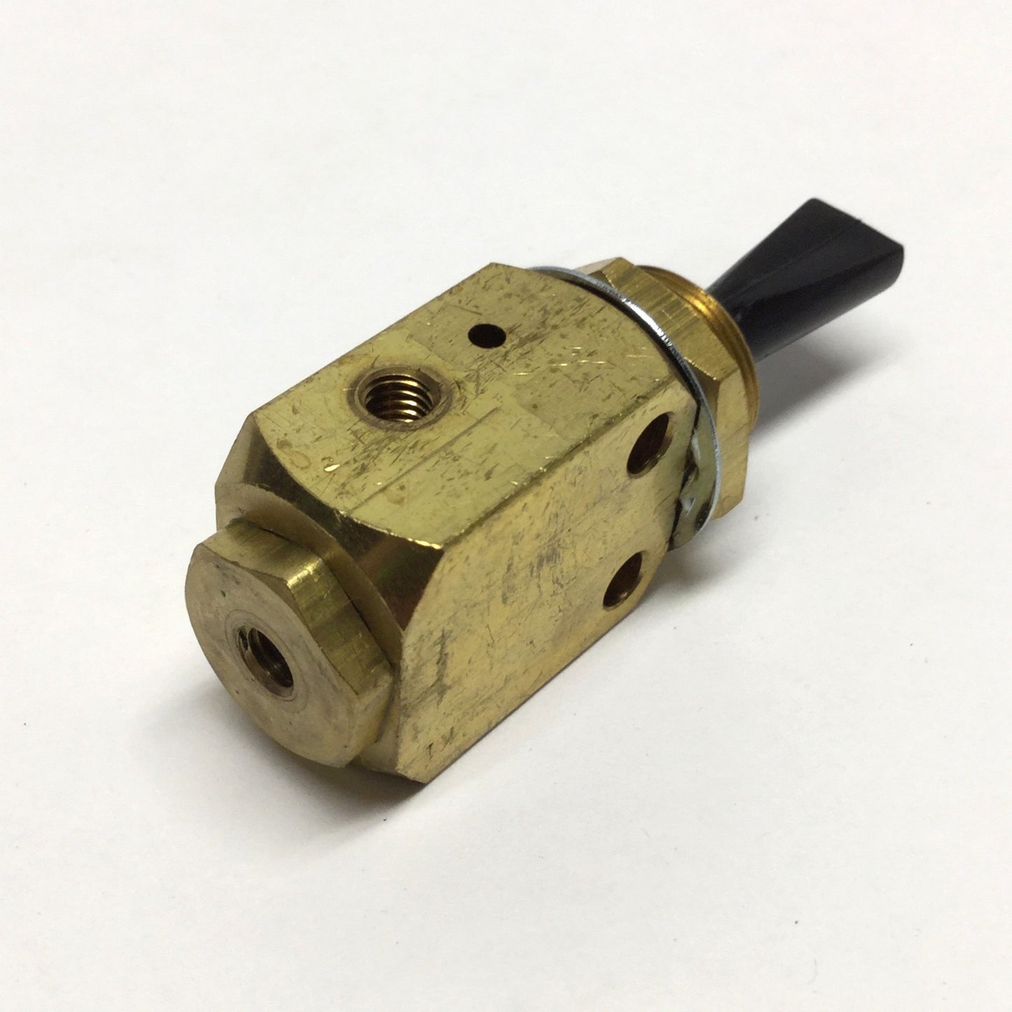 Used Clippard TV-4D Brass 4-Way Air Valve, NC, 3-Position Plastic Toggle, 10-32 Ports