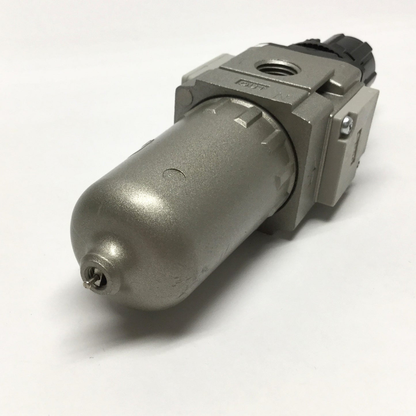 Used SMC AW20-N02BE-2Z Pressure Regulator/Filter, 1/4" NPT, 7-125psi, Built-In Gauge
