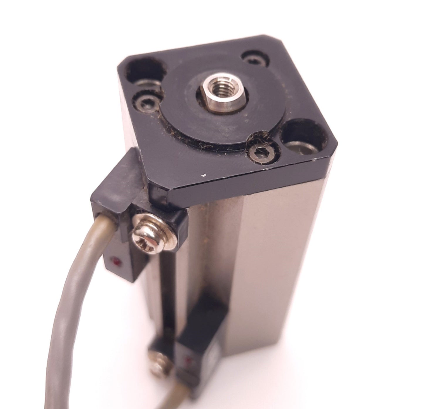 Used SMC CDQ2KB16-30D Pneumatic Cylinder with 2x D-A77 Switches 30mm Stroke 16mm Bore
