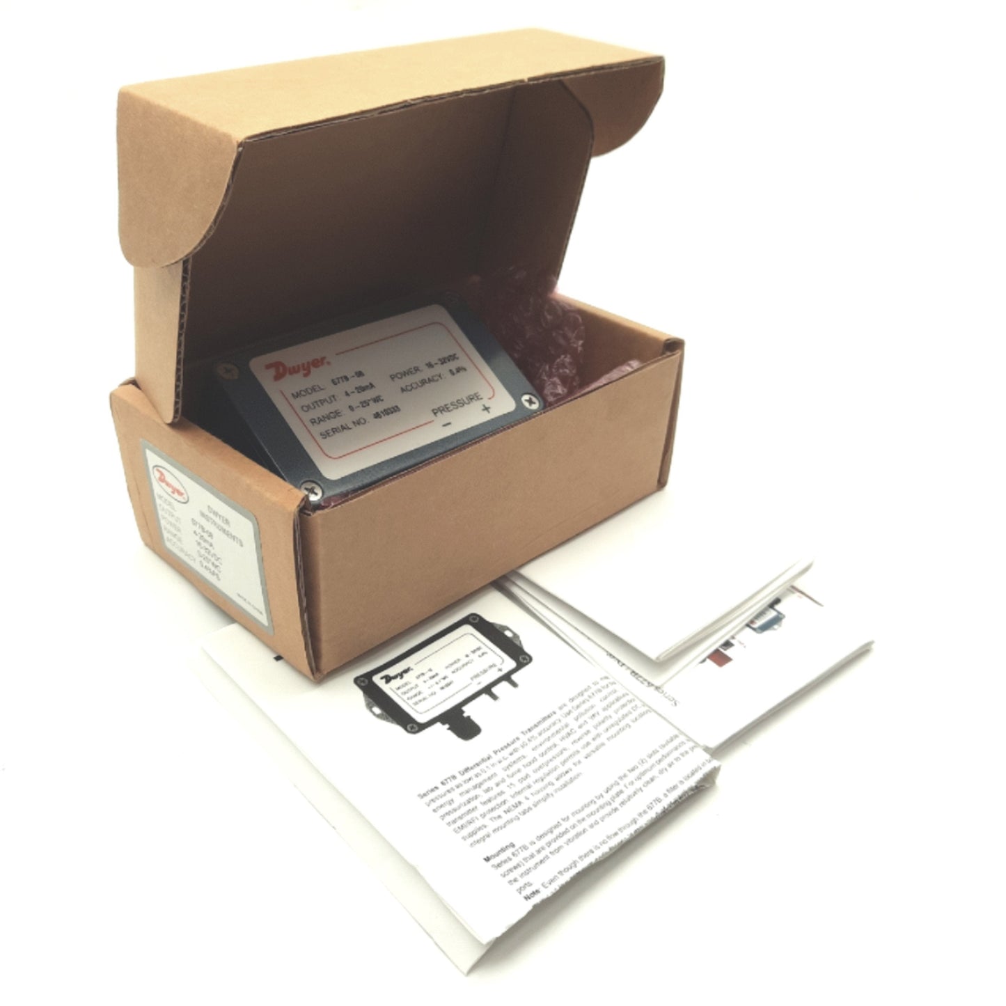 New Dwyer 677B-08 Differential Pressure Transmitter, 0-25"WC to 4-20mA, 16-32VDC