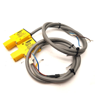 Used Lot of 2 Banner SM312F Mini-Beam Phototoelectric Sensors, Voltage: 10-30VDC