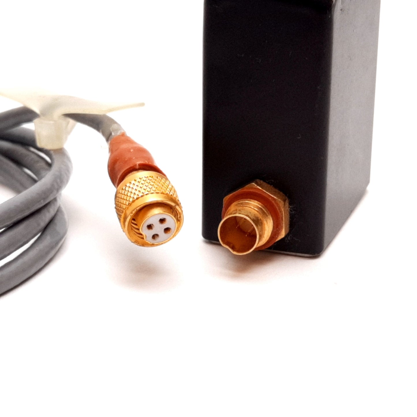 Used Transducer Techniques MDB-5 Mini Load Cell, Capacity: 5 lbs, 10VDC, 1/4-28 UNF