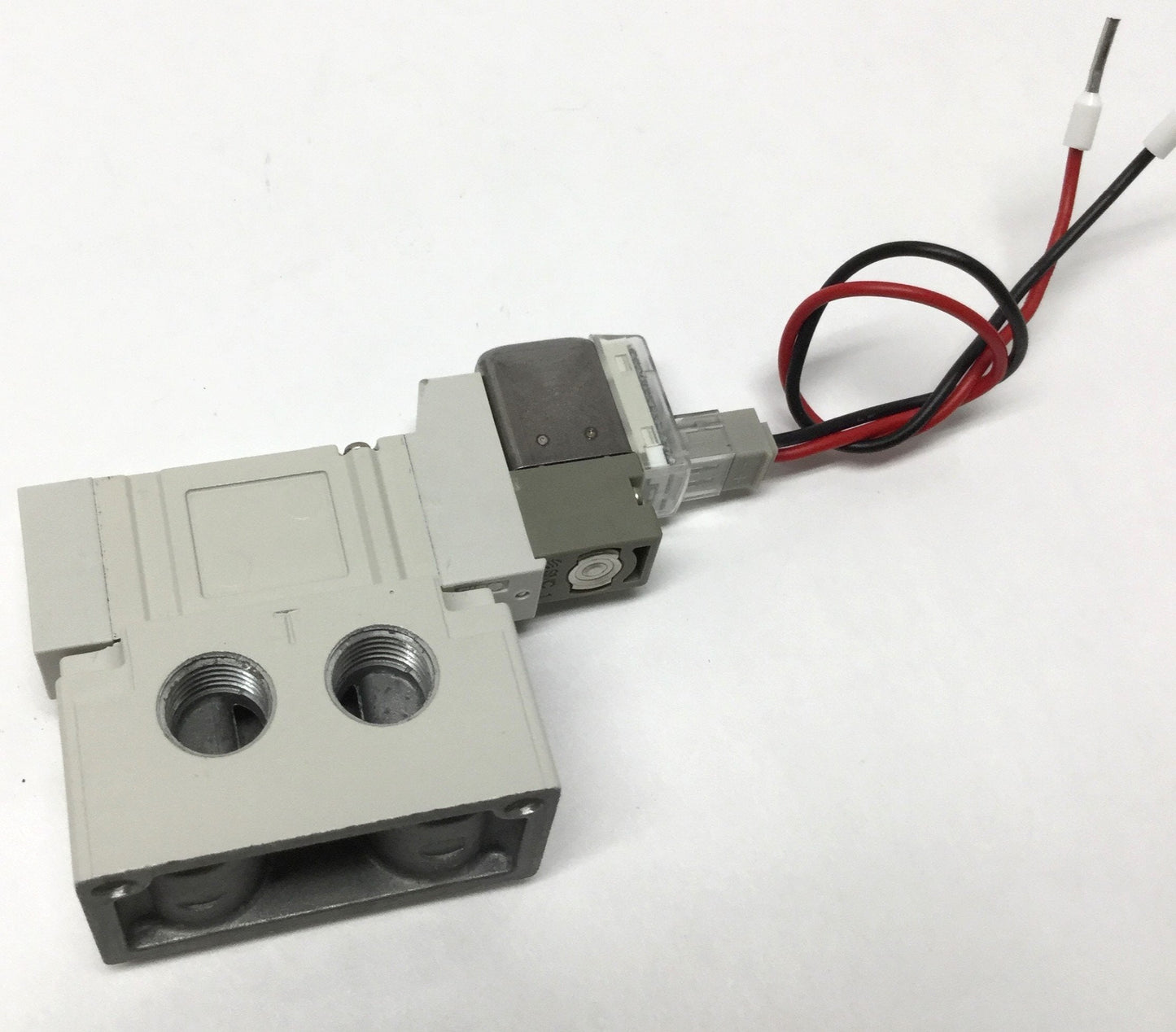 Used SMC SY3140-5LZ Solenoid Valve 5-Port 2-Position, 24VDC on Base 1/8" NPT, 0.7MPa
