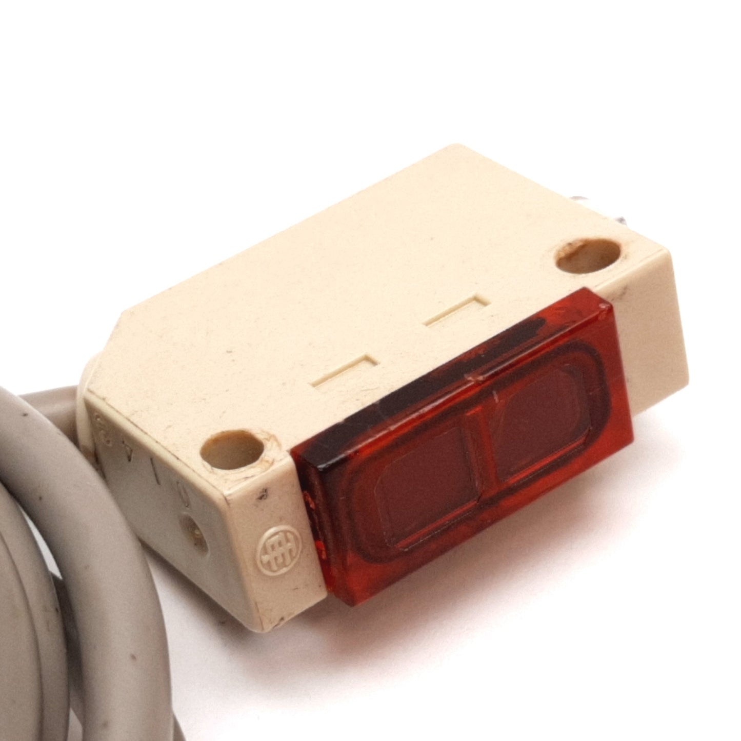 Used Telemecanique XUMH023539 Photoelectric Detector Sensor, 12-24VDC, PNP, 6-Wire