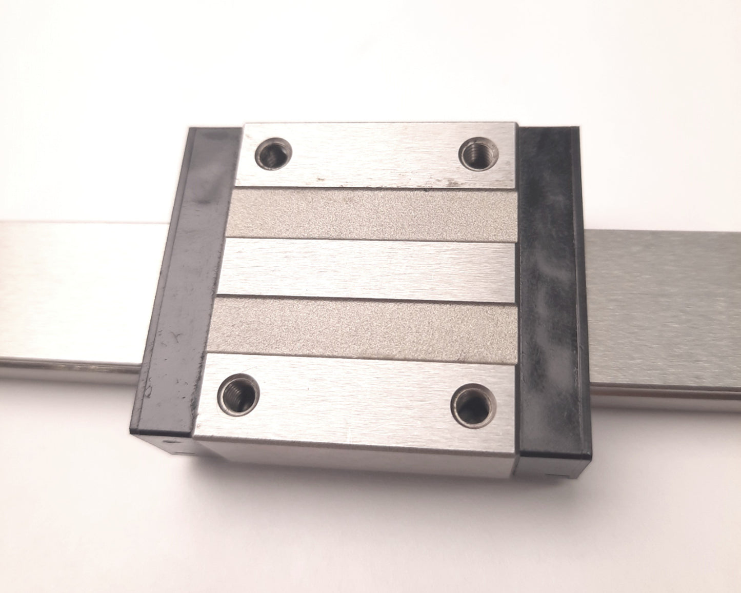 Used Misumi SSEB20-220 Miniature Carriage with 220mm Rail, High Grade, Light Preload