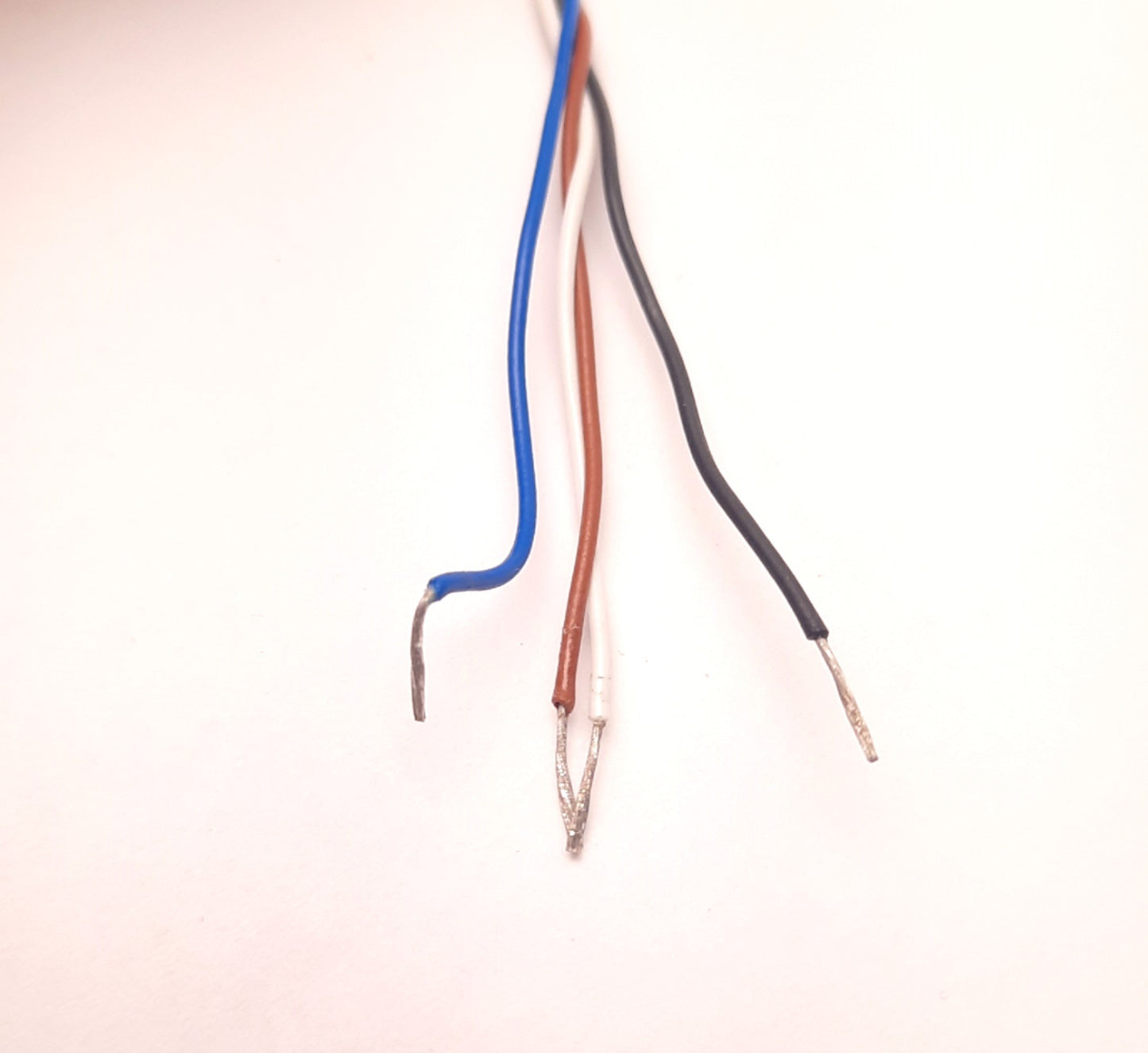 New – Open box Banner Engineering PKW4Z-2 34462 Cordset Female 90° 4 Pin M8, 2 Meter Length