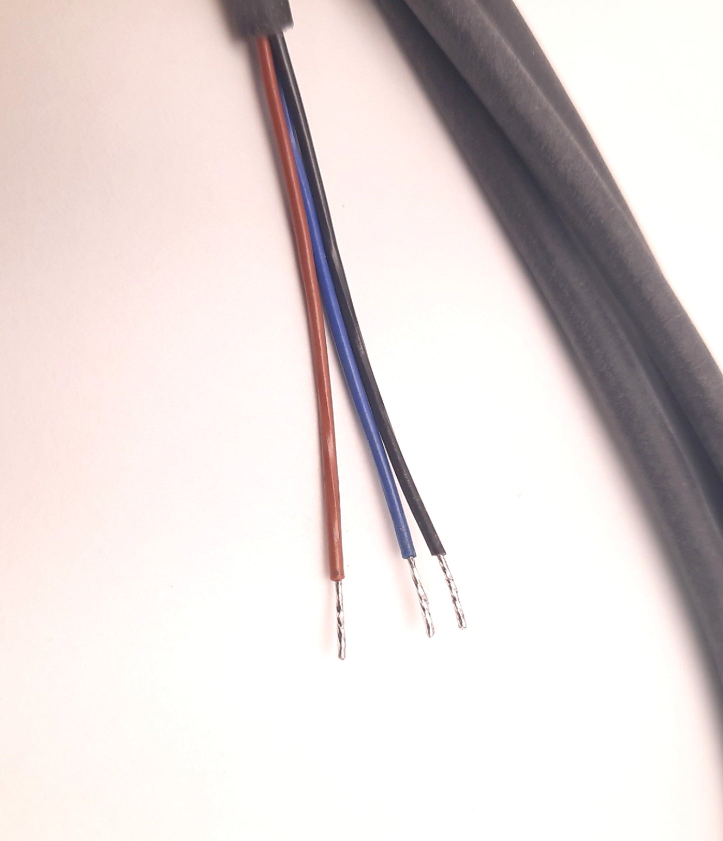 New – Open box Turck PKW 3Z-2/S90 U0078 PicoFast Cordset M8 90° Female 3-Pin, 2 Meter Length