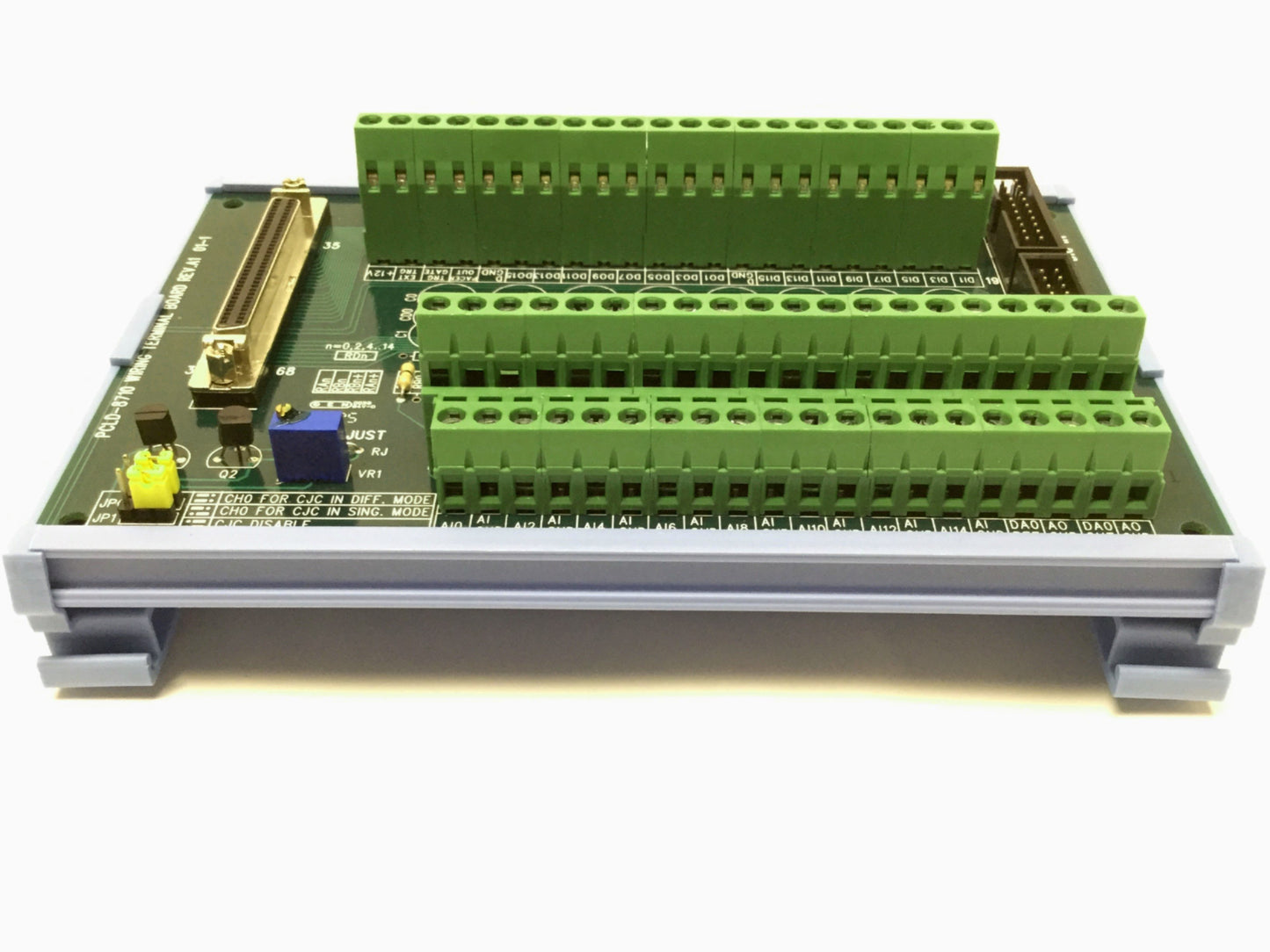 Used Advantech PCLD-8710 Screw Terminal Breakout Board, CJC Circuit, SCSI-II 68-Pin