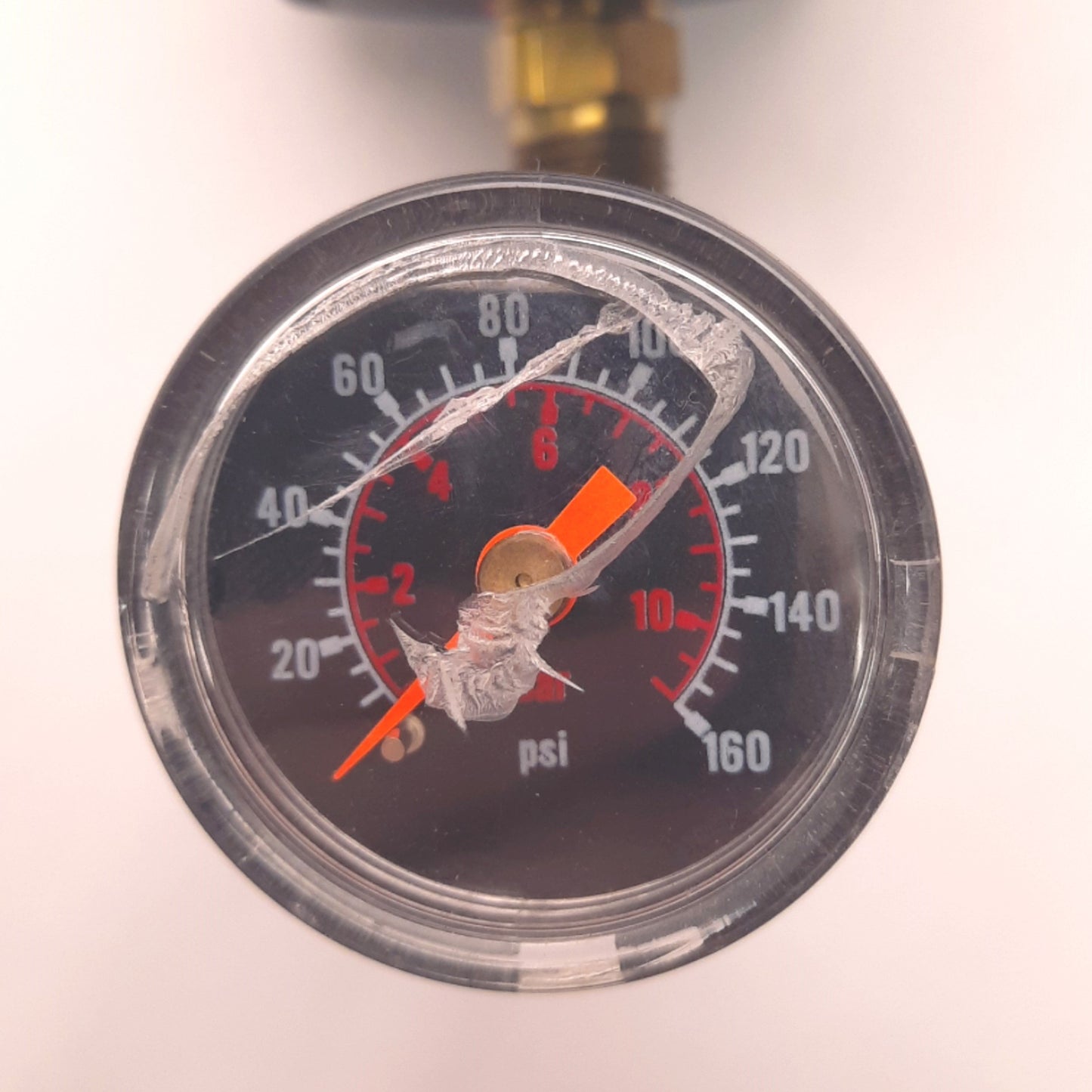 Used Wilkerson R18-04-F0G0 Pneumatic Regulator w/ Gauge 1/2" NPT, 5-125psi