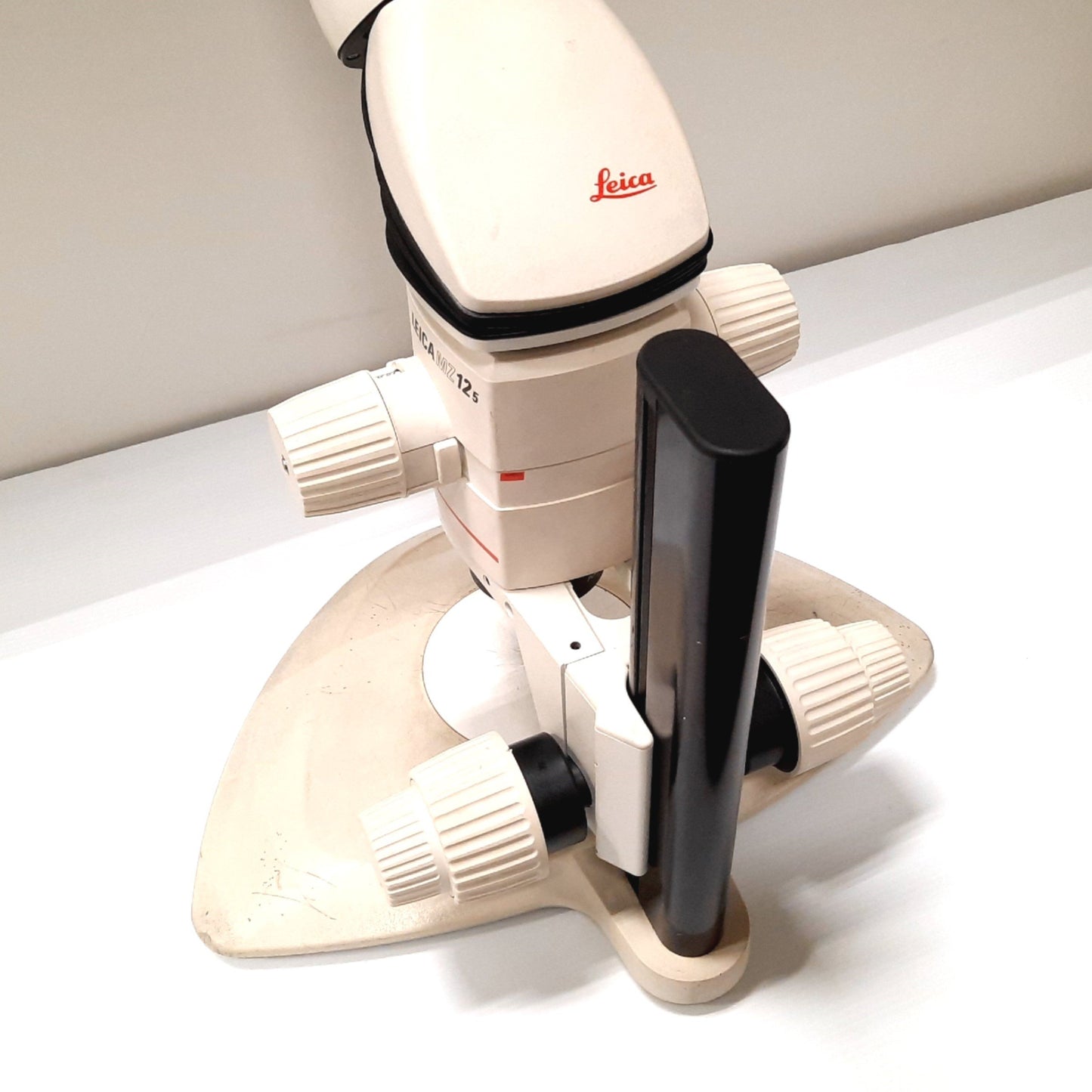 Used Leica MZ12.5 Zoom Stereo Microscope, Zoom Range: 12.8:1 to160:1, 16x/14B Oculars
