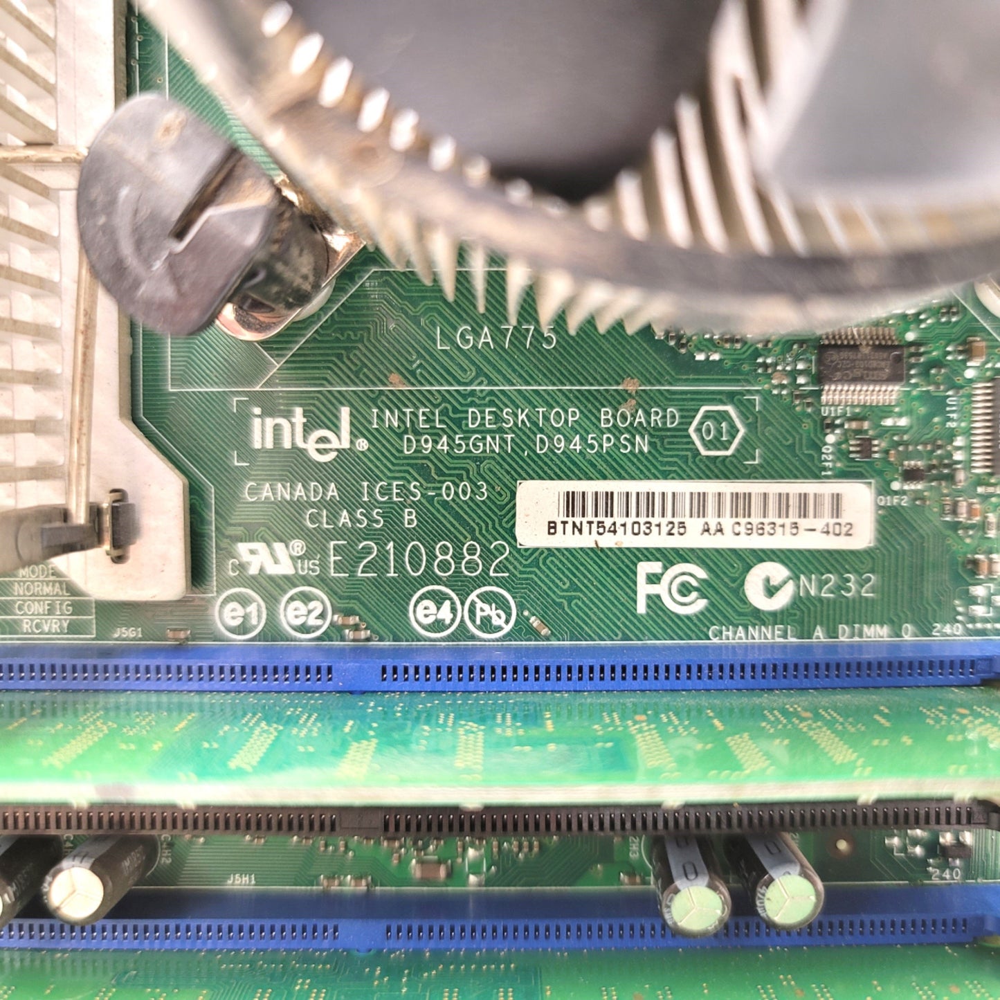 Used Intel D945GNT D945PSN ATX Desktop Motherboard W/ CPU Intel Pentium 4 630 3.0GHz