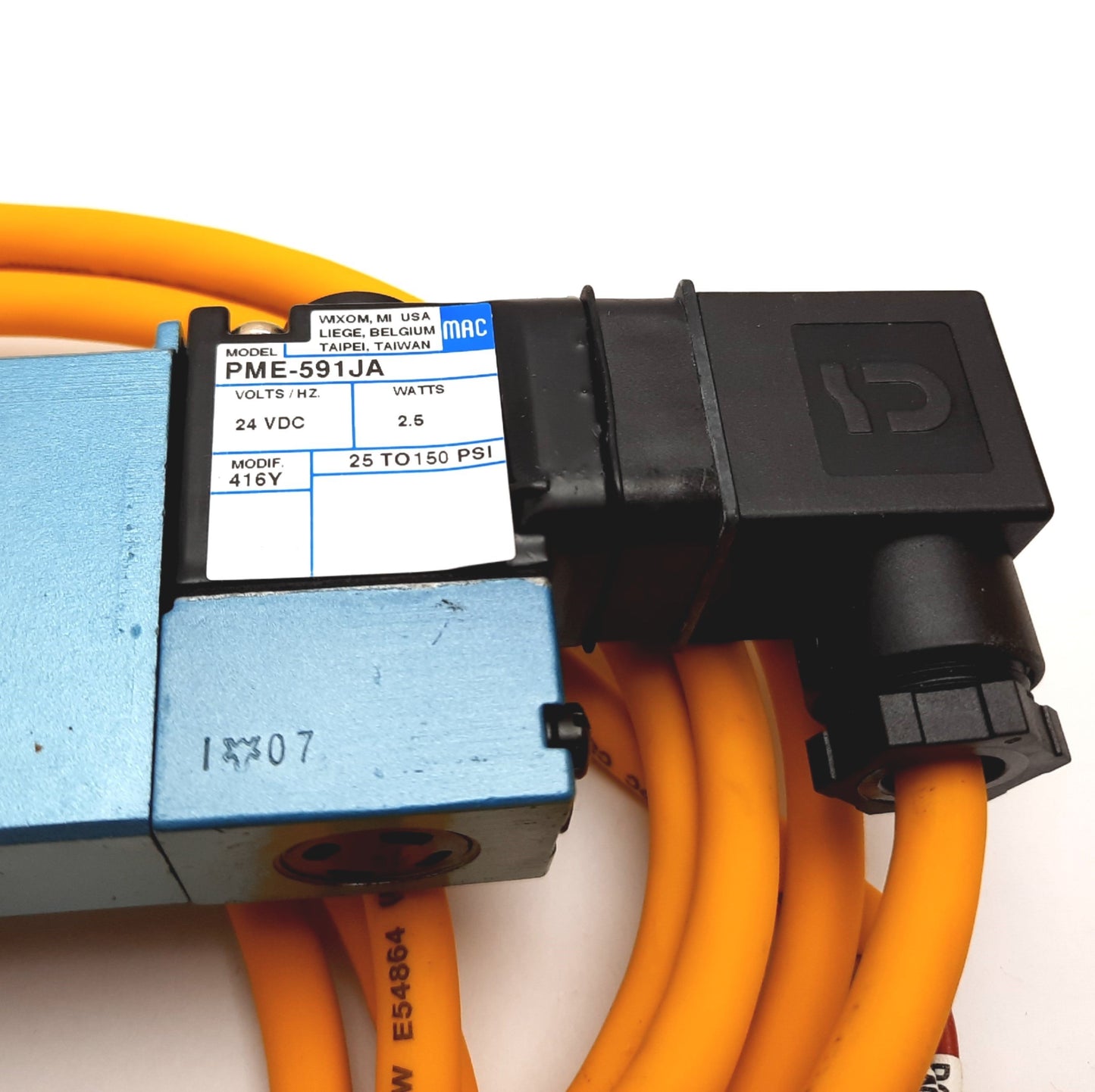 New MAC 825C-PM-591JA-652 Solenoid Valve, 3-Position 5-Port, 24VDC, 25-150psi