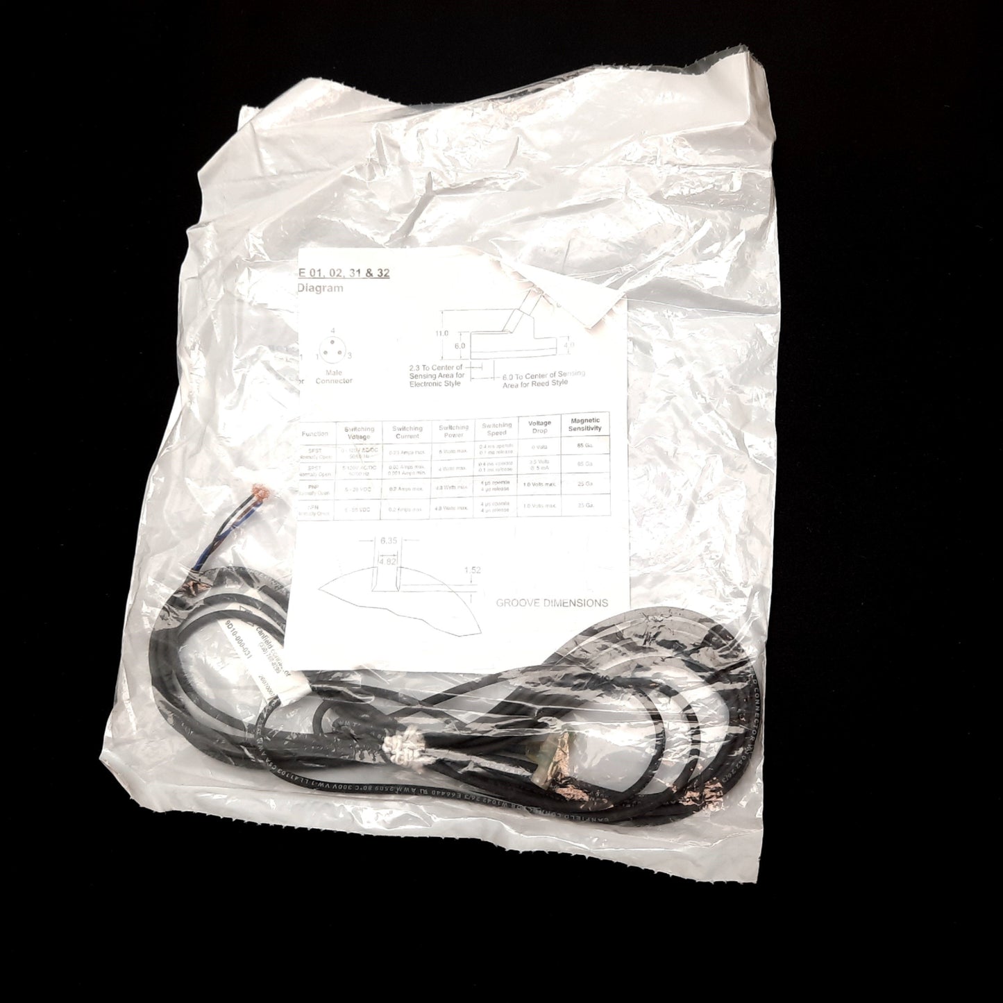 New Canfield 9D10-000-031 Position Sensor, 5-28VDC, PNP N/O, 1/4" 60ø Dovetail, 9ft