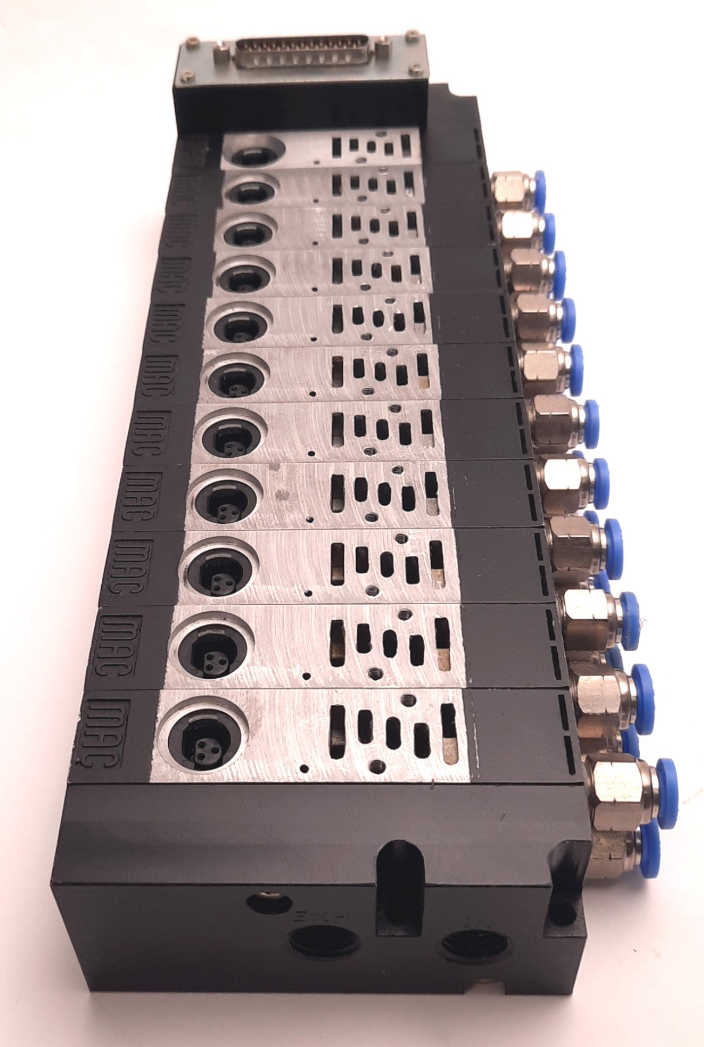 Used Mac Valves 45 Series 1705 MAConnect Manifold 11 Stations, 25 Pin D-Sub, 120 Psi