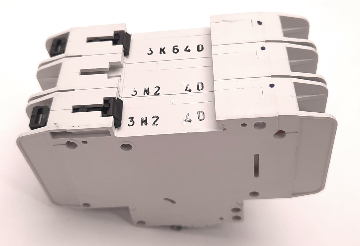 Used Eaton WMZT3D04 Circuit Breaker 3-Poles 277/480v AC 4 A, D-Curve, Din Rail Mount