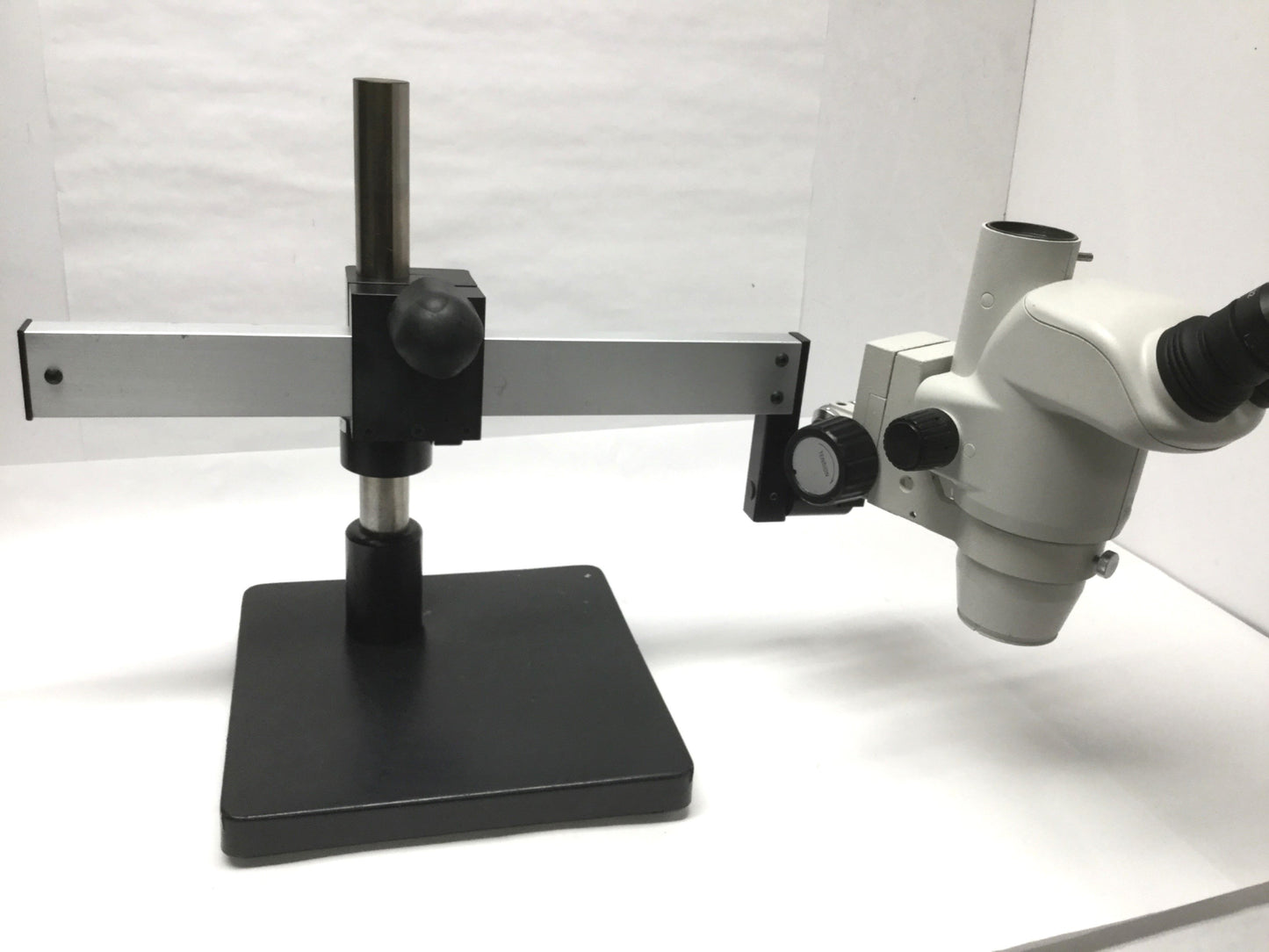 Used Nikon SMZ745T Stereo Microscope 0.67x-5x Zoom w/Focus Mount & 10x/22 Eyepieces