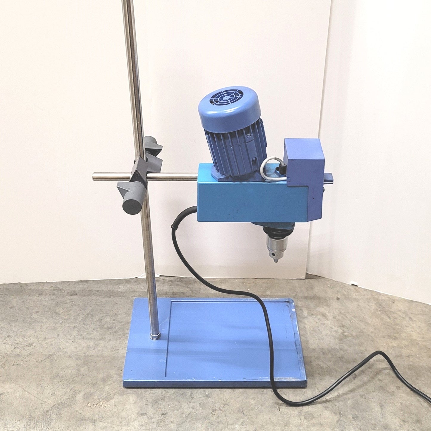Used IKA RW20 DZM.N Dual Speed Overhead Stirrer, 72-2,400 RPM, 115VAC 50/60Hz 70W