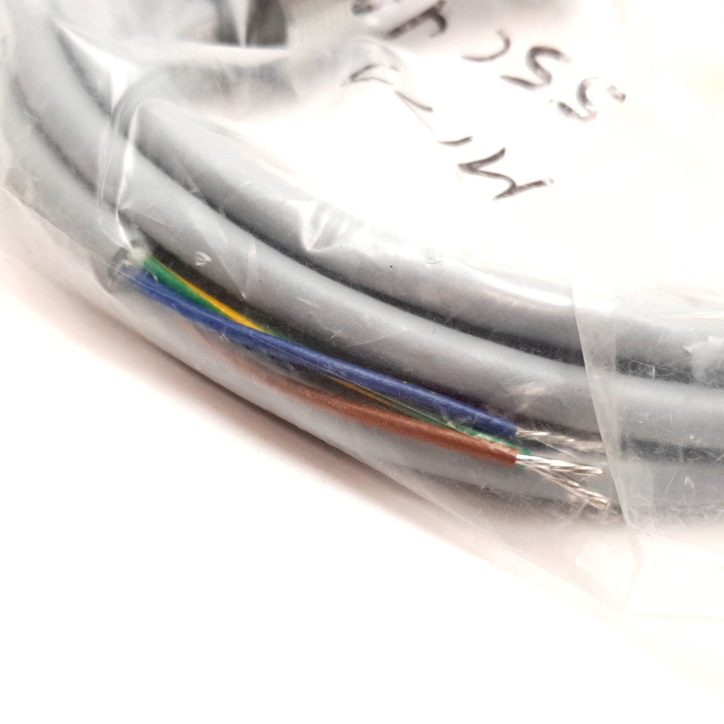 New Turck Bi5-G18-AZ3X Inductive Proximity Sensor, 5mm, 20-250VAC, 5-500mA, M18, 2m