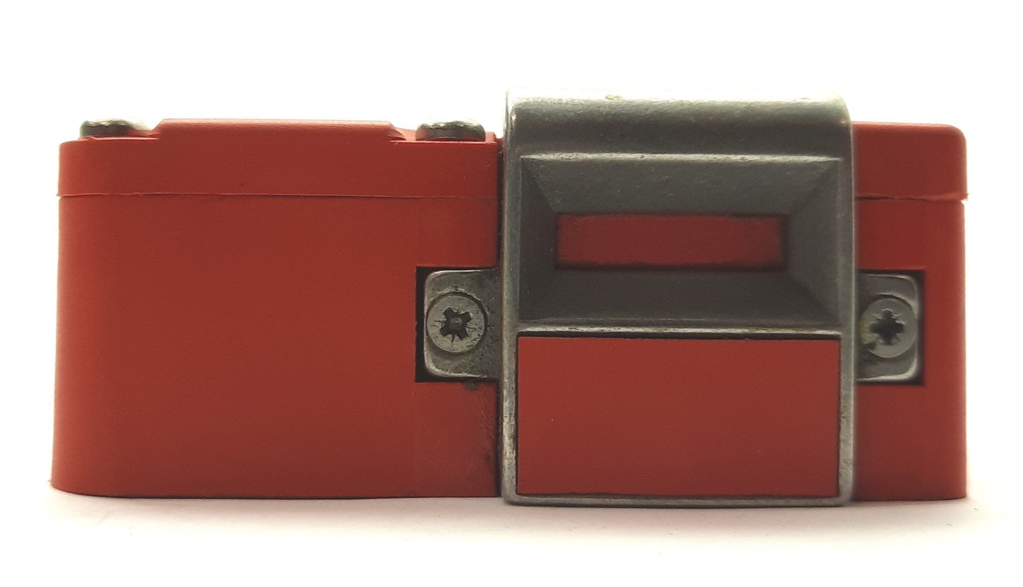 Used Allen-Bradley 440G-T27127 TLS-GD2 GuardMaster Safety Door Interlock Switch 24V