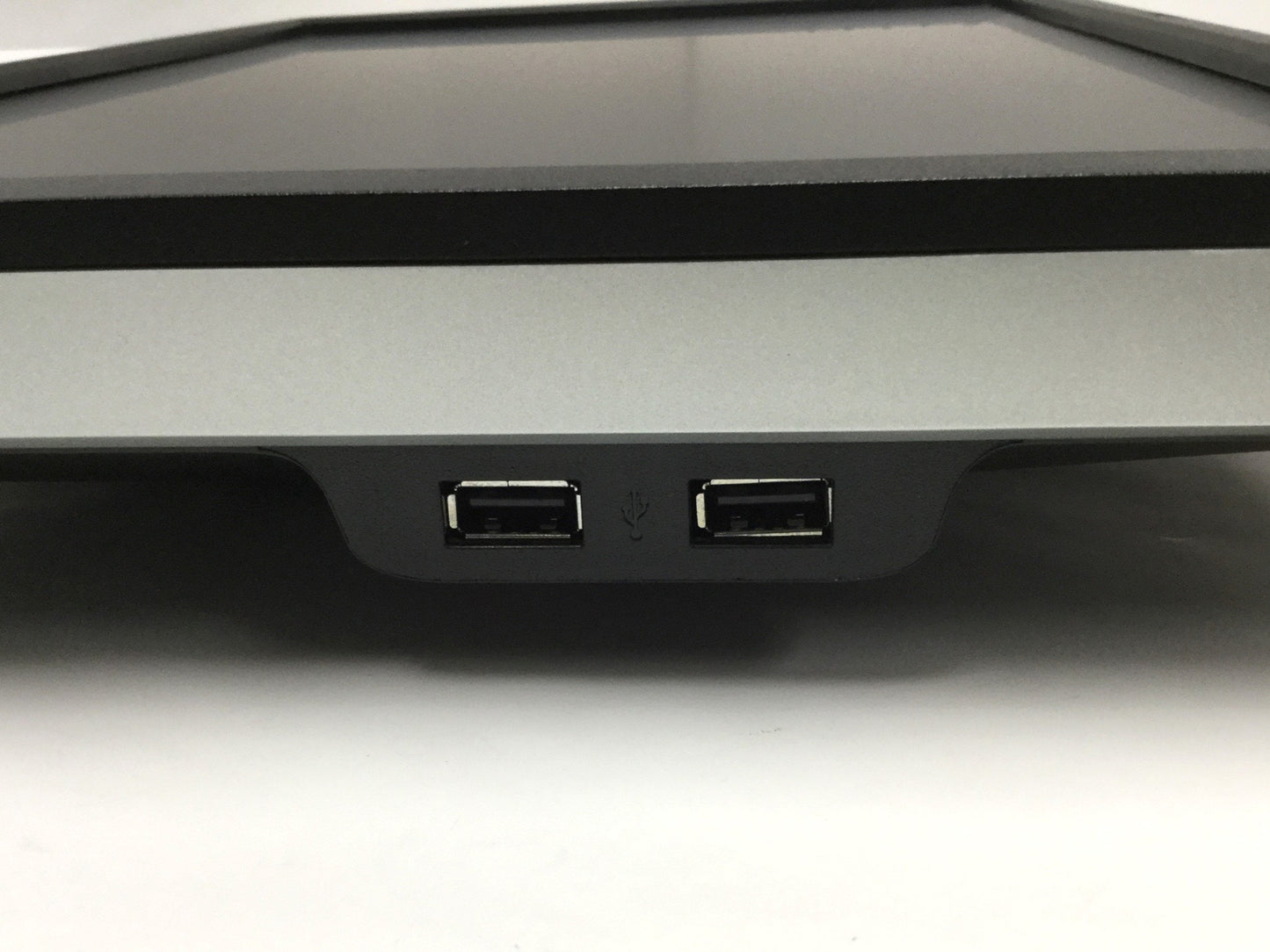 Used Dell U2212HM UltraSharp Flat Panel 21.5" HD LED Monitor 1920 x 1080 DVI/VGA/DP