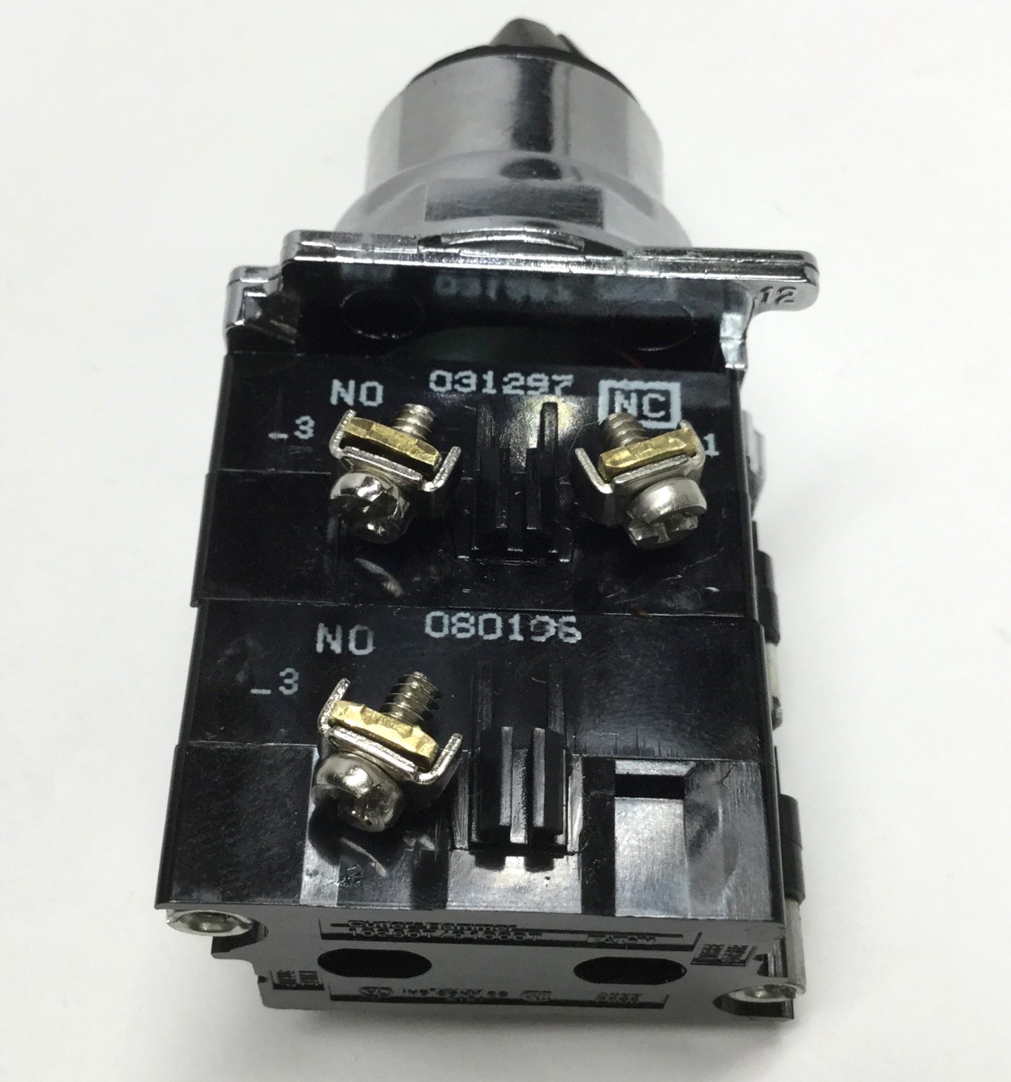 Used Cutler Hammer 10250T/91000T 2-Position Selector Switch, 2NO-1NC, Maintained