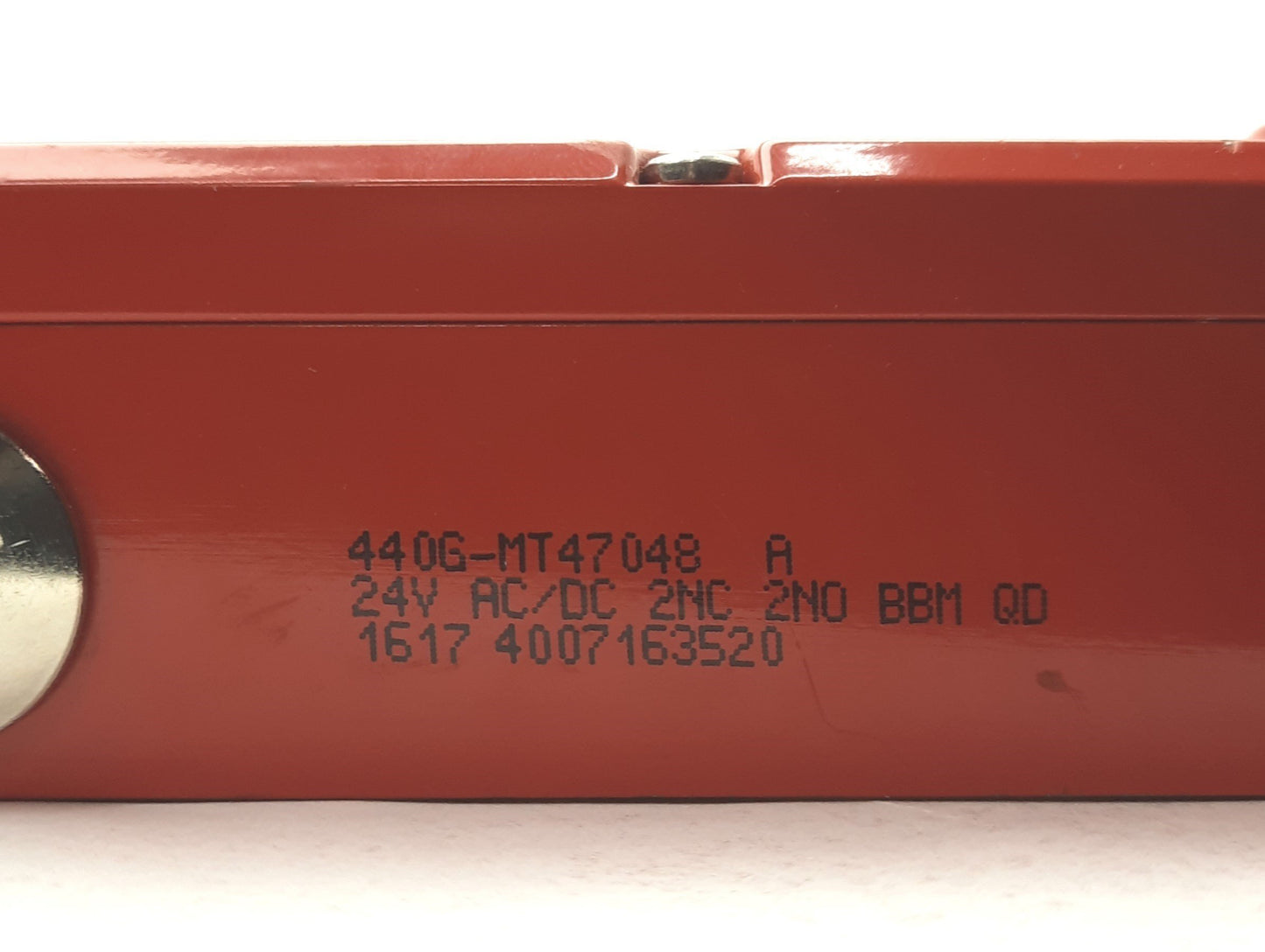 Used Allen-Bradley 440G-MT47048 Guardmaster Safety Interlock Switch 2NC 2NO 24VAC/DC