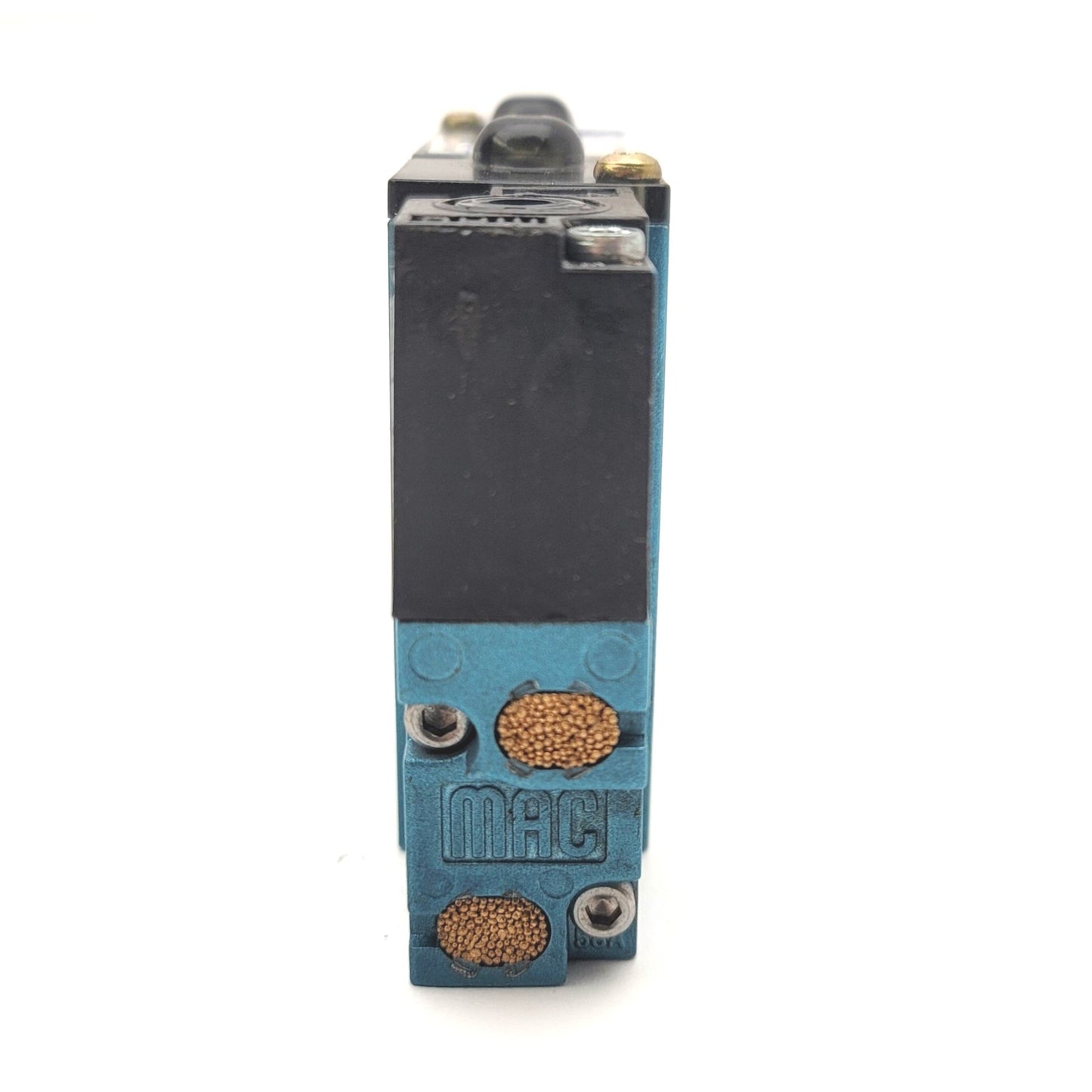 Used MAC 92B-AAF-BJA-DM-DFBP-1DM Plug In Solenoid Valve 20-120psi, 24VDC